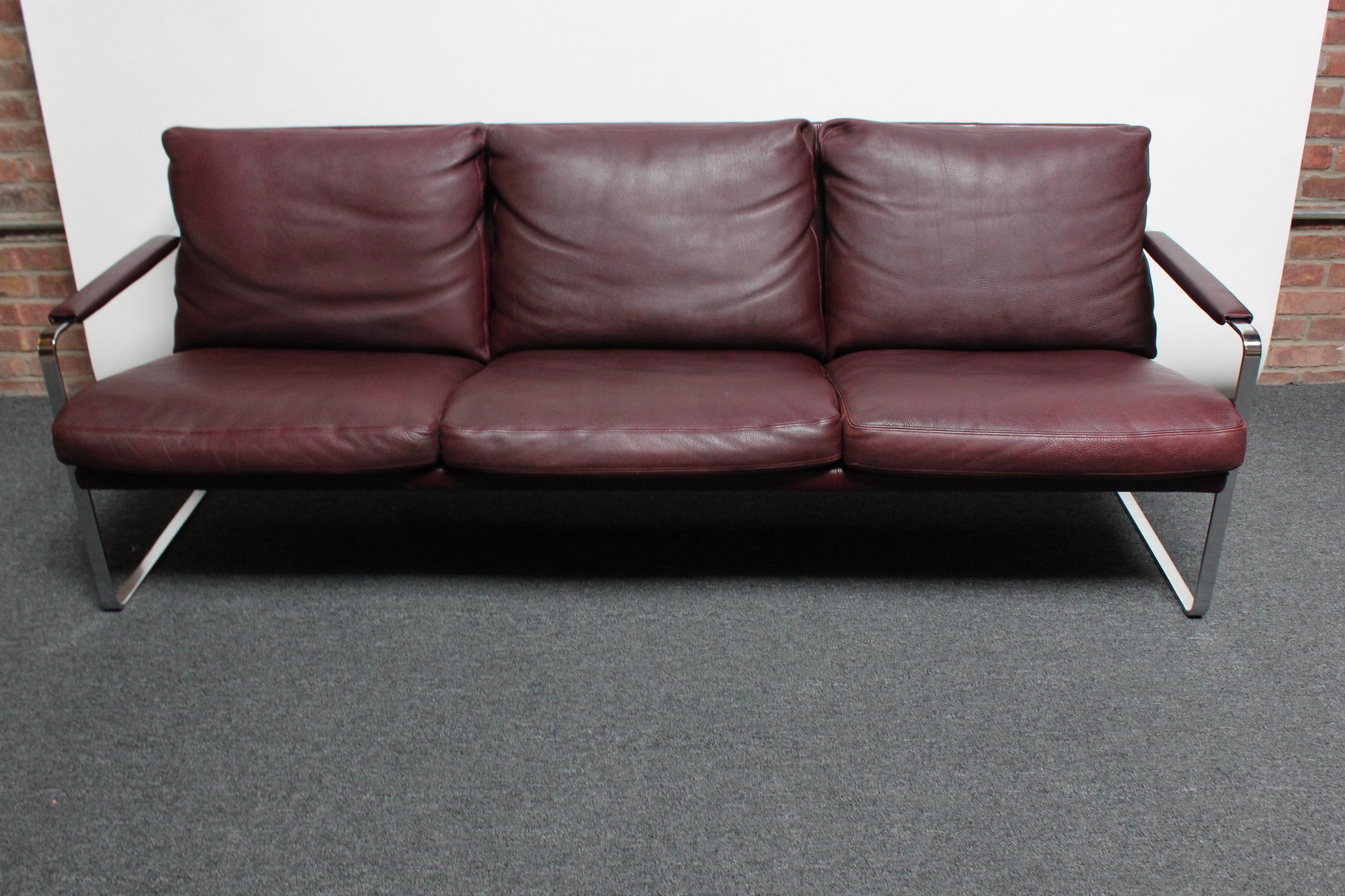 Sofa aus Leder und verchromtem Stahl von Preben Fabricius für Walter Knoll Cordovan  (Moderne der Mitte des Jahrhunderts) im Angebot