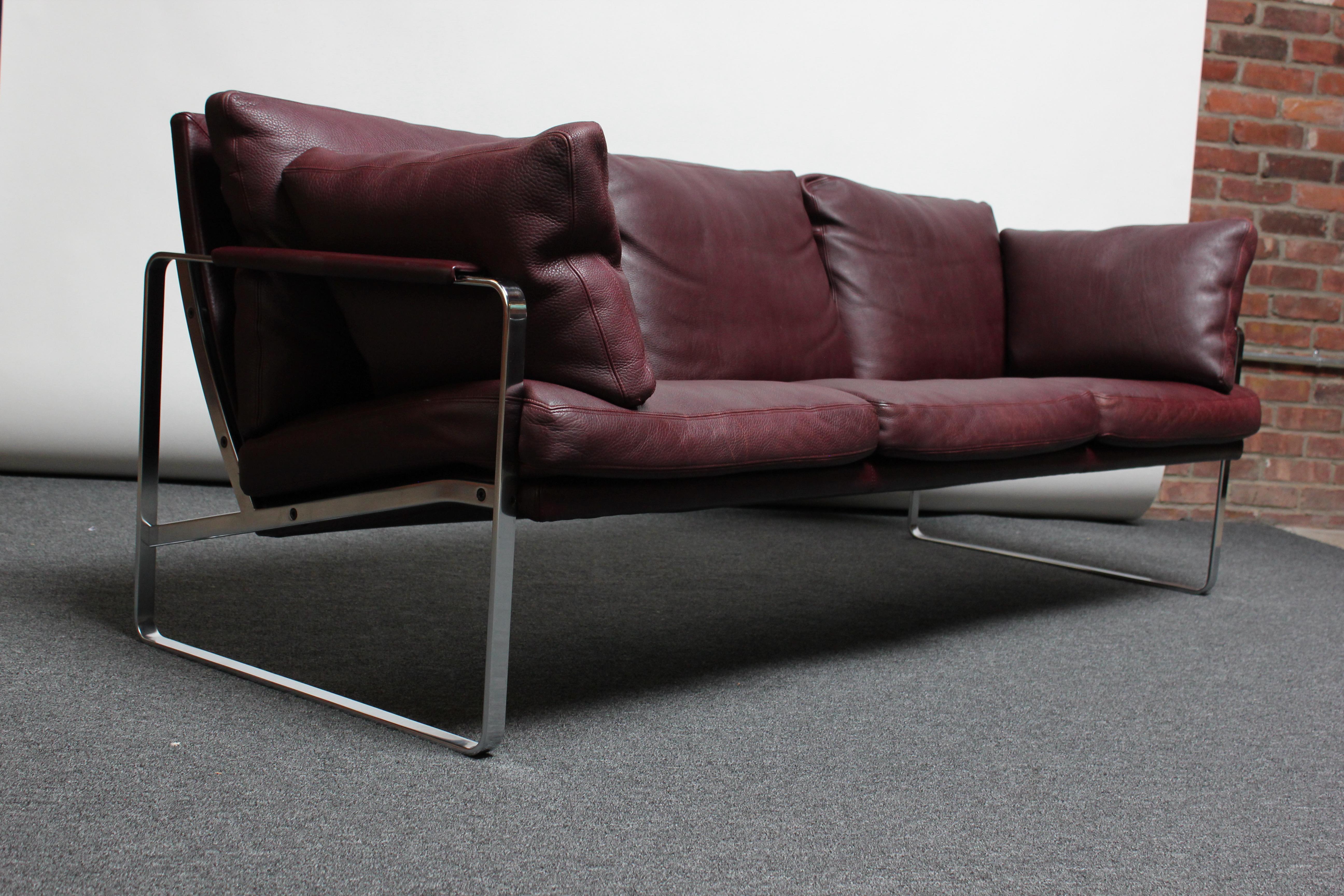 Acciaio Preben Fabricius per Walter Knoll Divano in pelle cordovan e acciaio cromato in vendita
