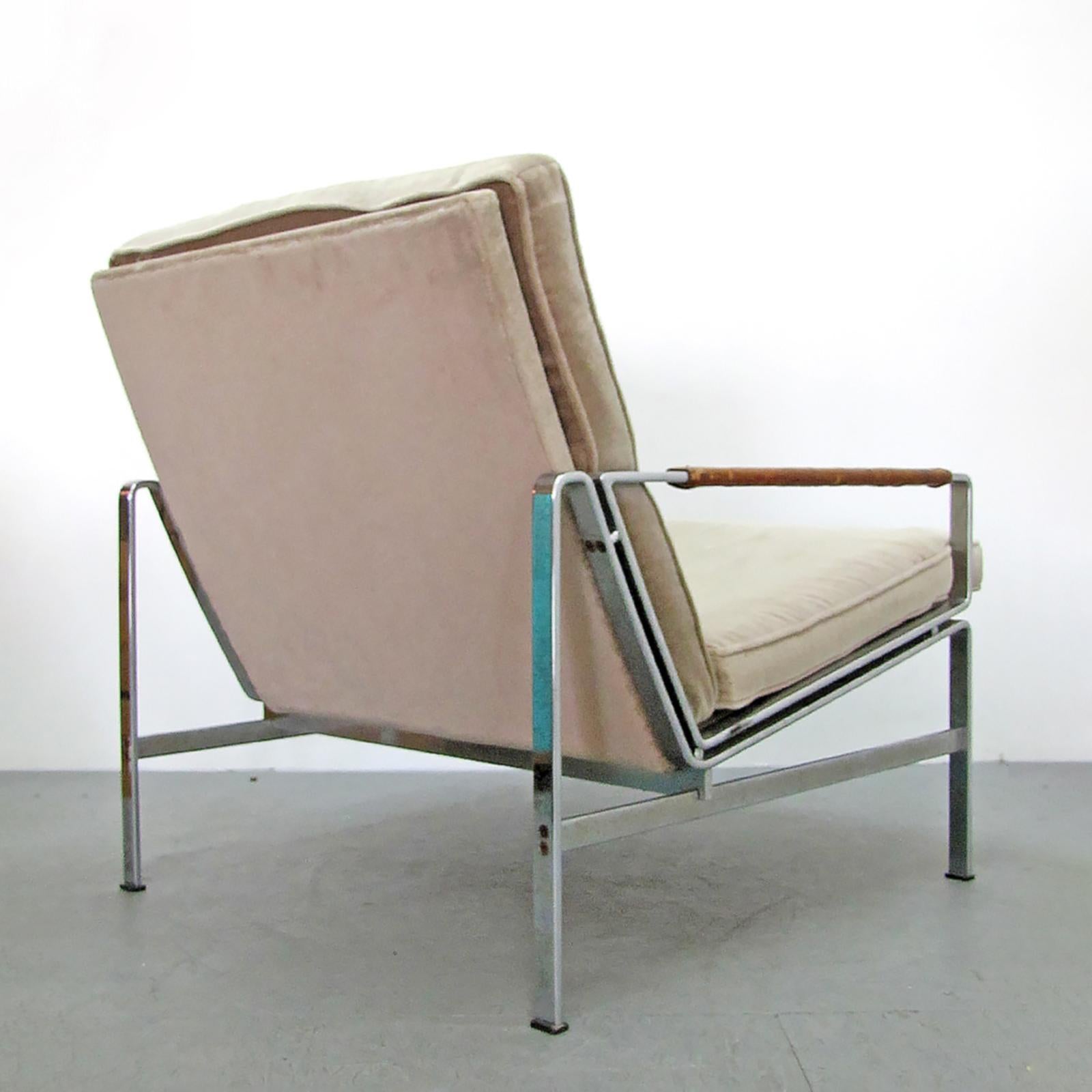 Preben Fabricius & Jørgen Kastholm Arm Chair Modell FK 6720 In Good Condition For Sale In Los Angeles, CA