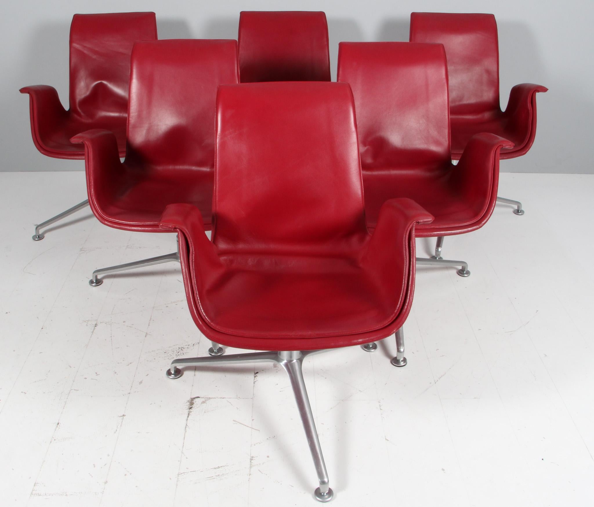 Preben Fabricius & Jørgen Kastholm Tulpensessel aus indisch rotem Leder

Gestell aus gebürstetem Stahl.

Hergestellt von Walter Knoll.

Preis pro Stuhl