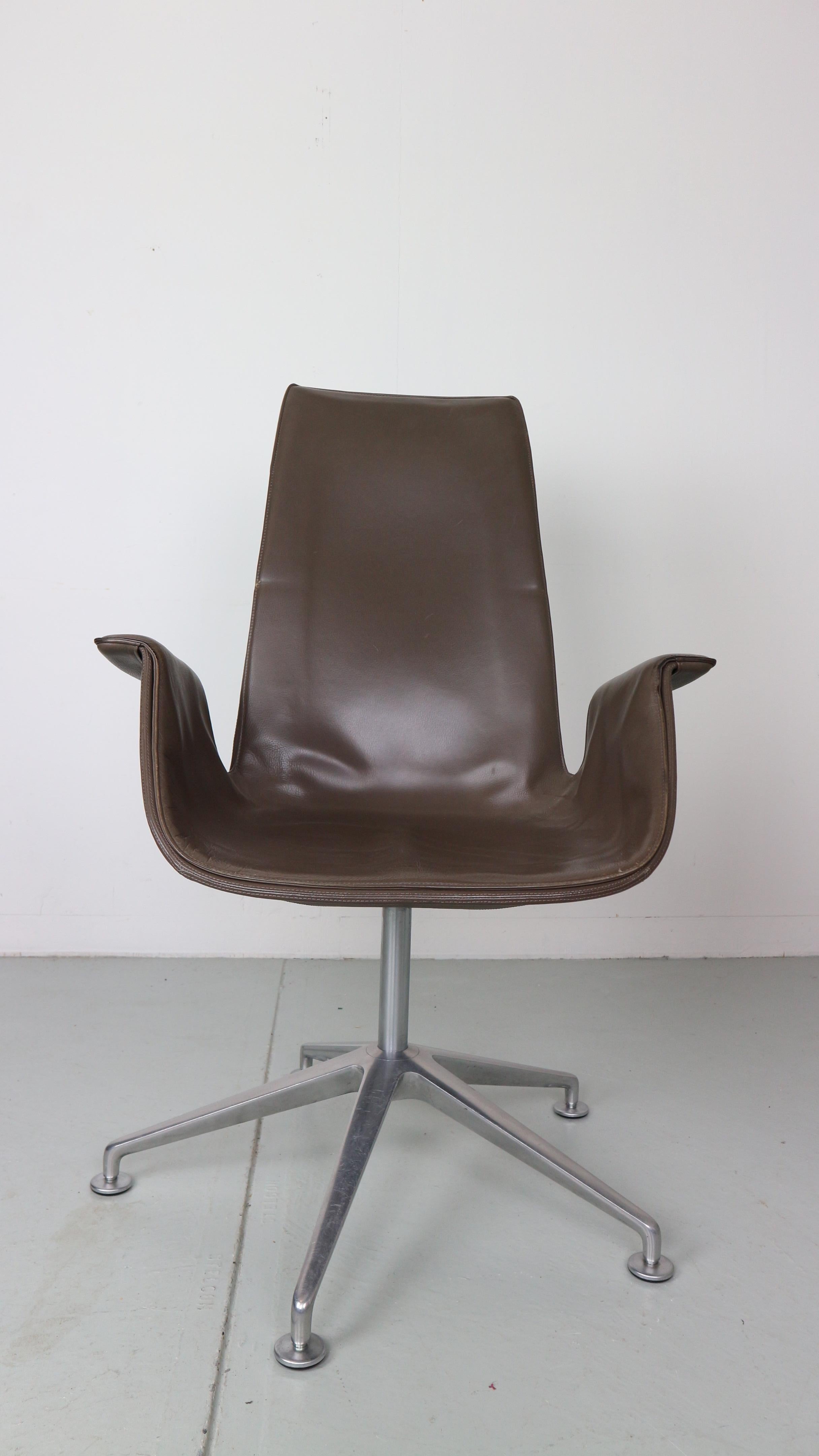 Armchair designed by Preben Fabricius & Jørgen Kastholm for Walter Knoll International manufacture in 1960s period Denmark.
Model no: FK6725 as well as mostly called 