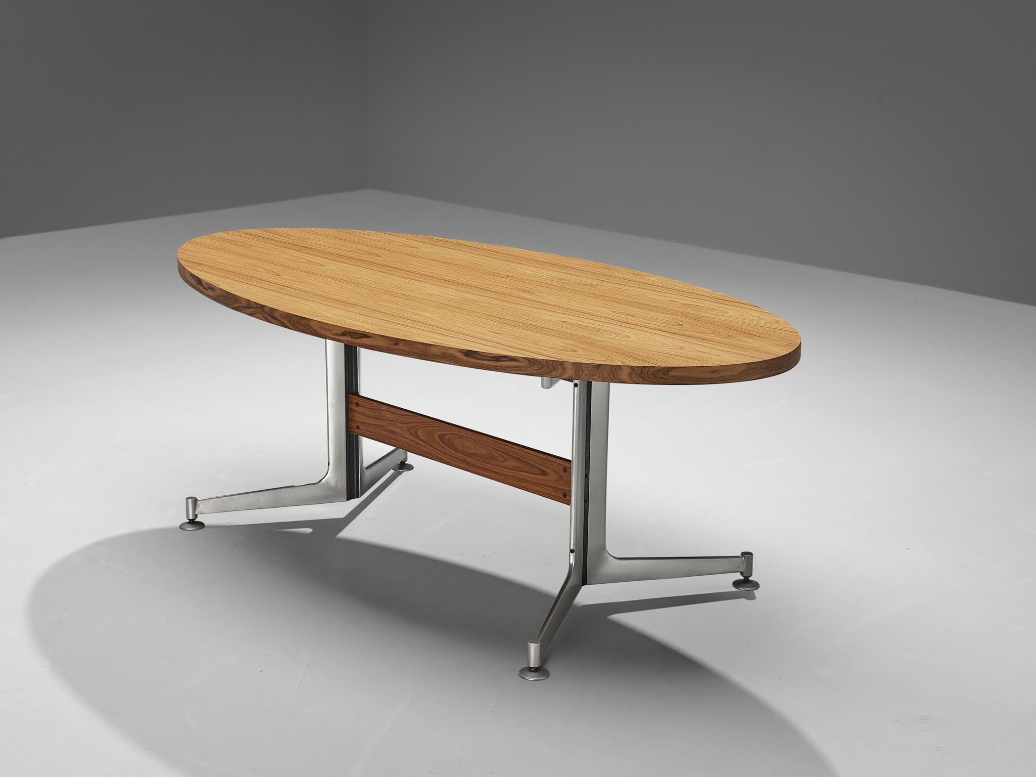 Preben Fabricius & Jørgen Kastholm pour Kill International, noyer, métal, Danemark, années 1970

Cette rare table de salle à manger ou de conférence a été conçue par Preben Fabricius & Jørgen Kastholm pour Design/One dans les années soixante-dix.