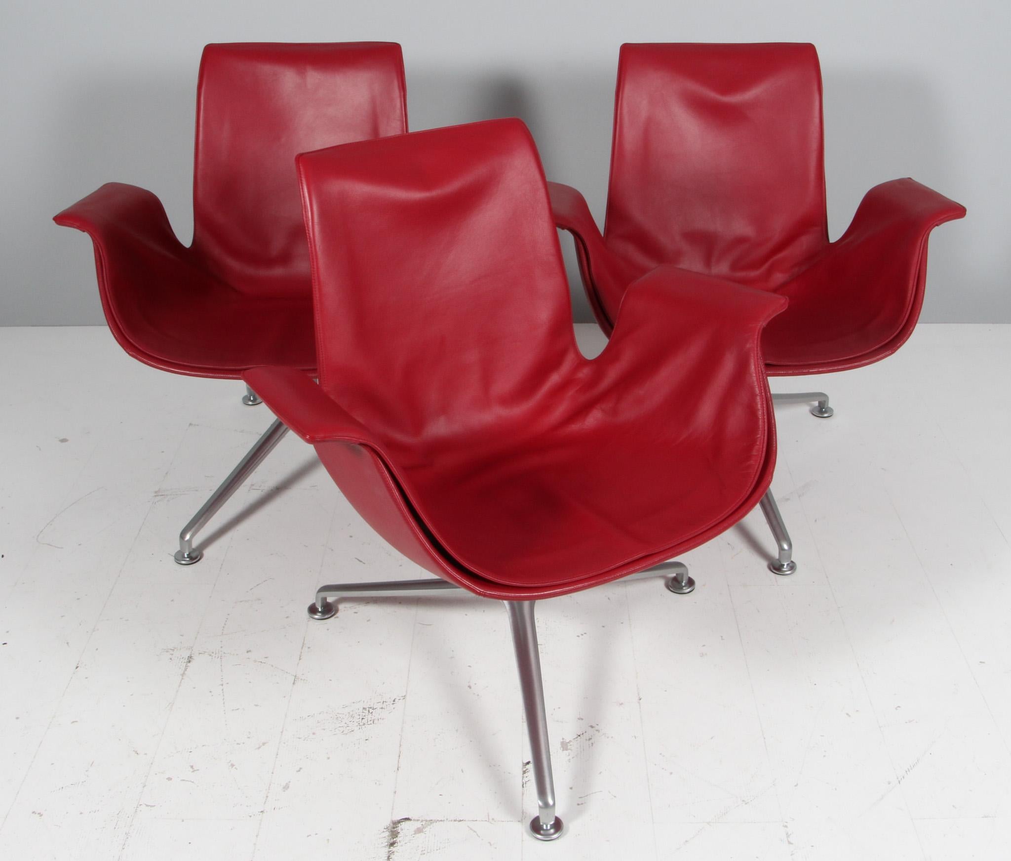 Preben Fabricius & Jørgen Kastholm tulip lounge chair in indian red leather

Frame of brushed steel.

Made by Walter Knoll.

Price per chair