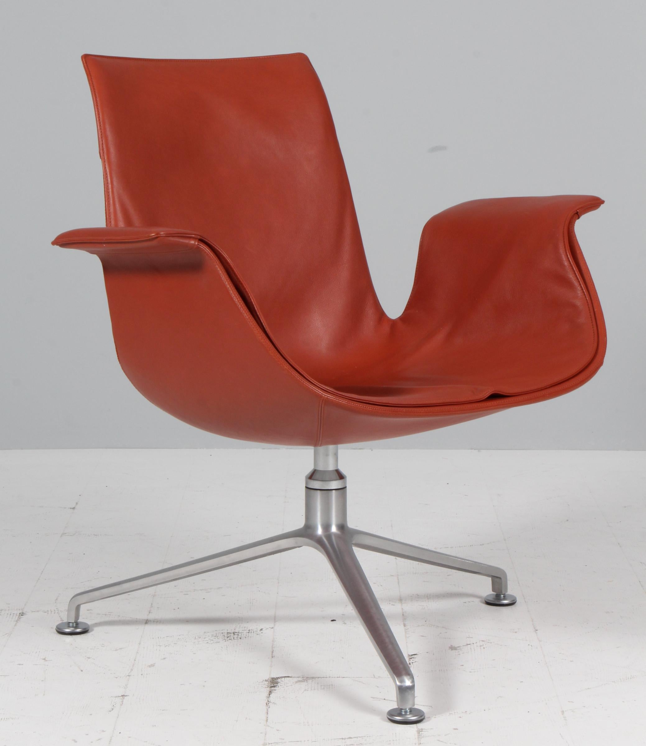 Preben Fabricius & Jørgen Kastholm tulip lounge chair in red brown leather

Frame of brushed steel.

Made by Walter Knoll.