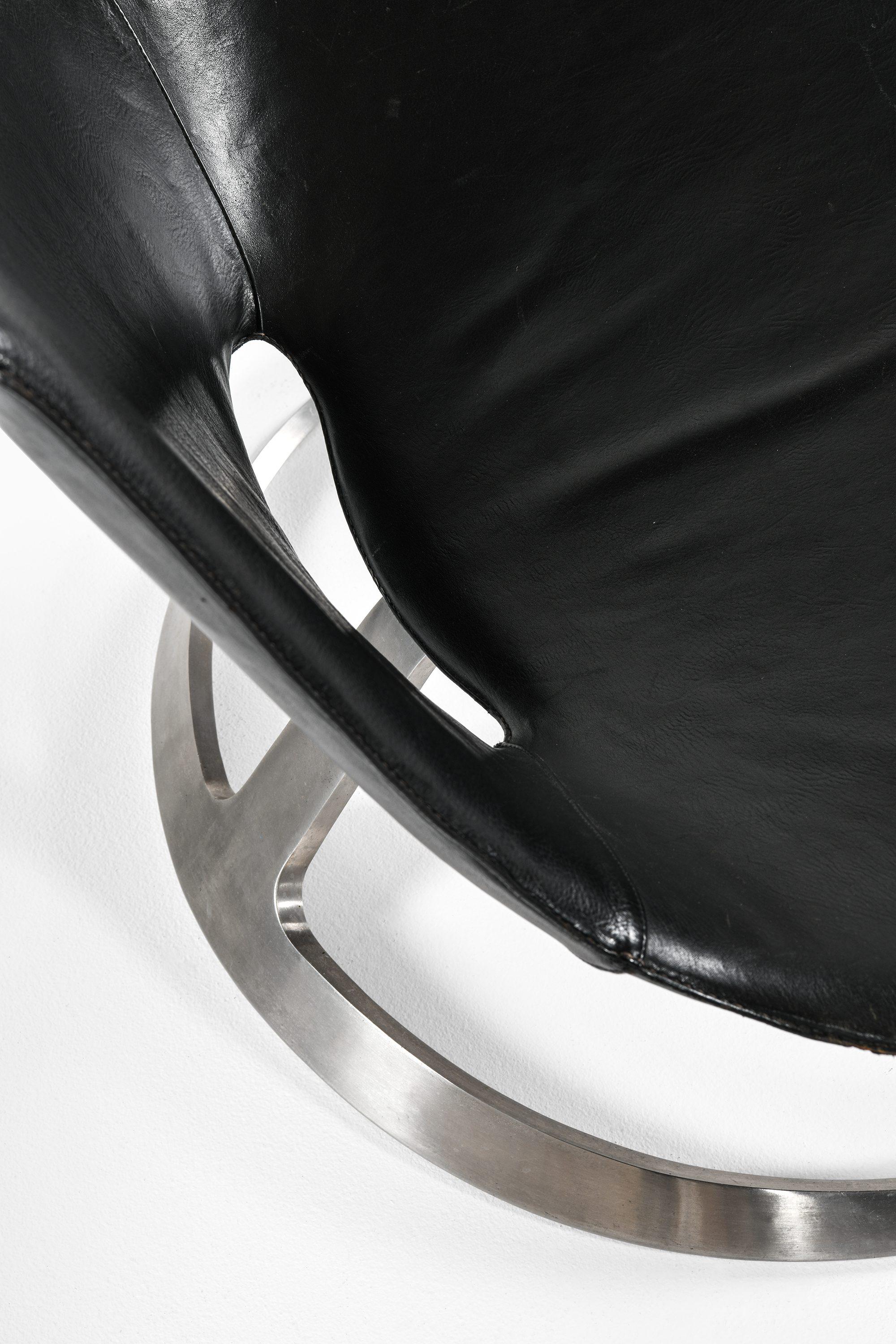 20th Century Preben Fabricius & Jørgen Kastholm Scimitar easy chairs Steel and Leather, 1960s For Sale