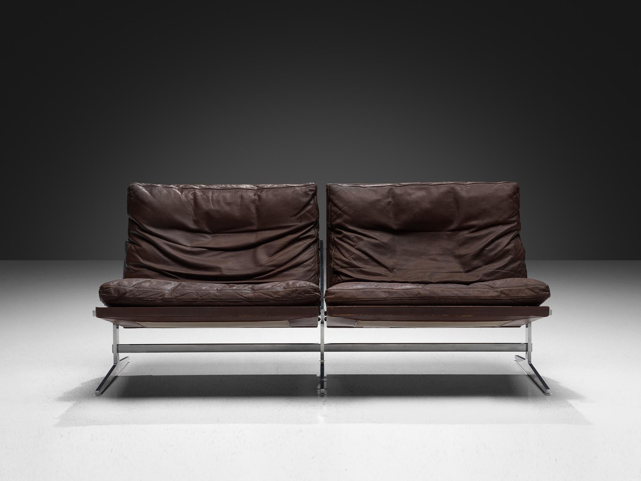Scandinavo moderno Divano in pelle marrone e acciaio di Preben Fabricius & Jørgen Kastholm in vendita