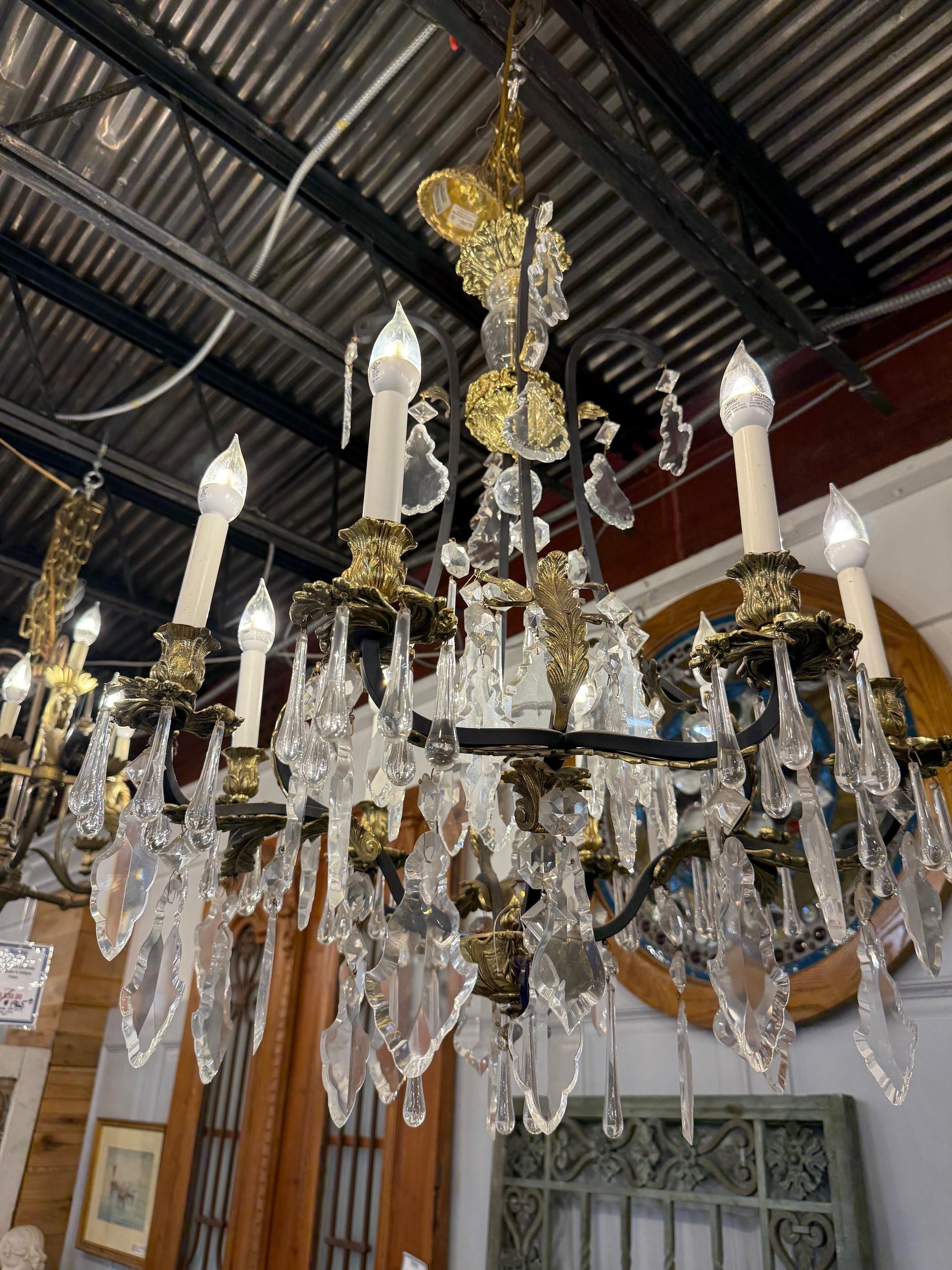 Preciosa Lighting Lampadario a 8 bracci in ottone e ferro con cristalli tagliati a mano di Boemia in vendita 9