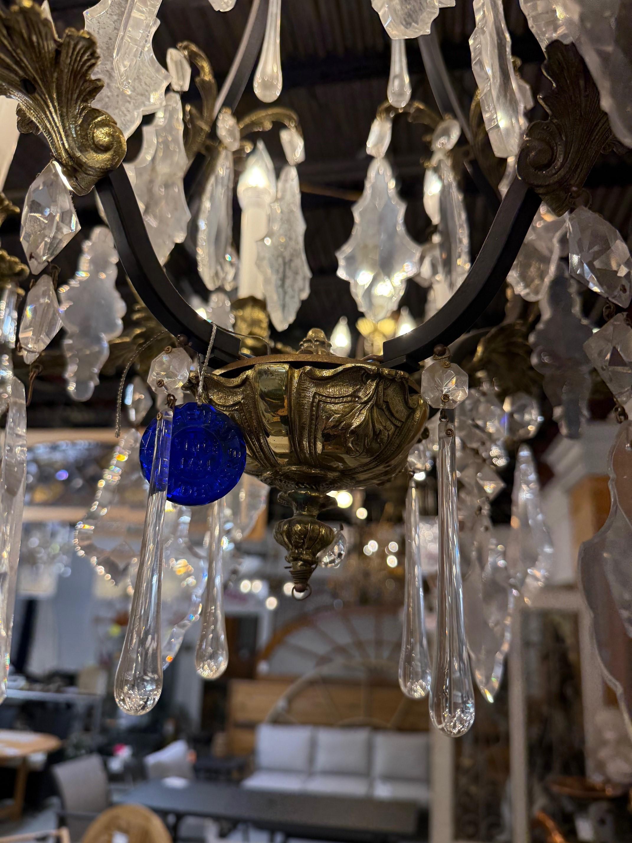 Preciosa Lighting Lampadario a 8 bracci in ottone e ferro con cristalli tagliati a mano di Boemia in vendita 12