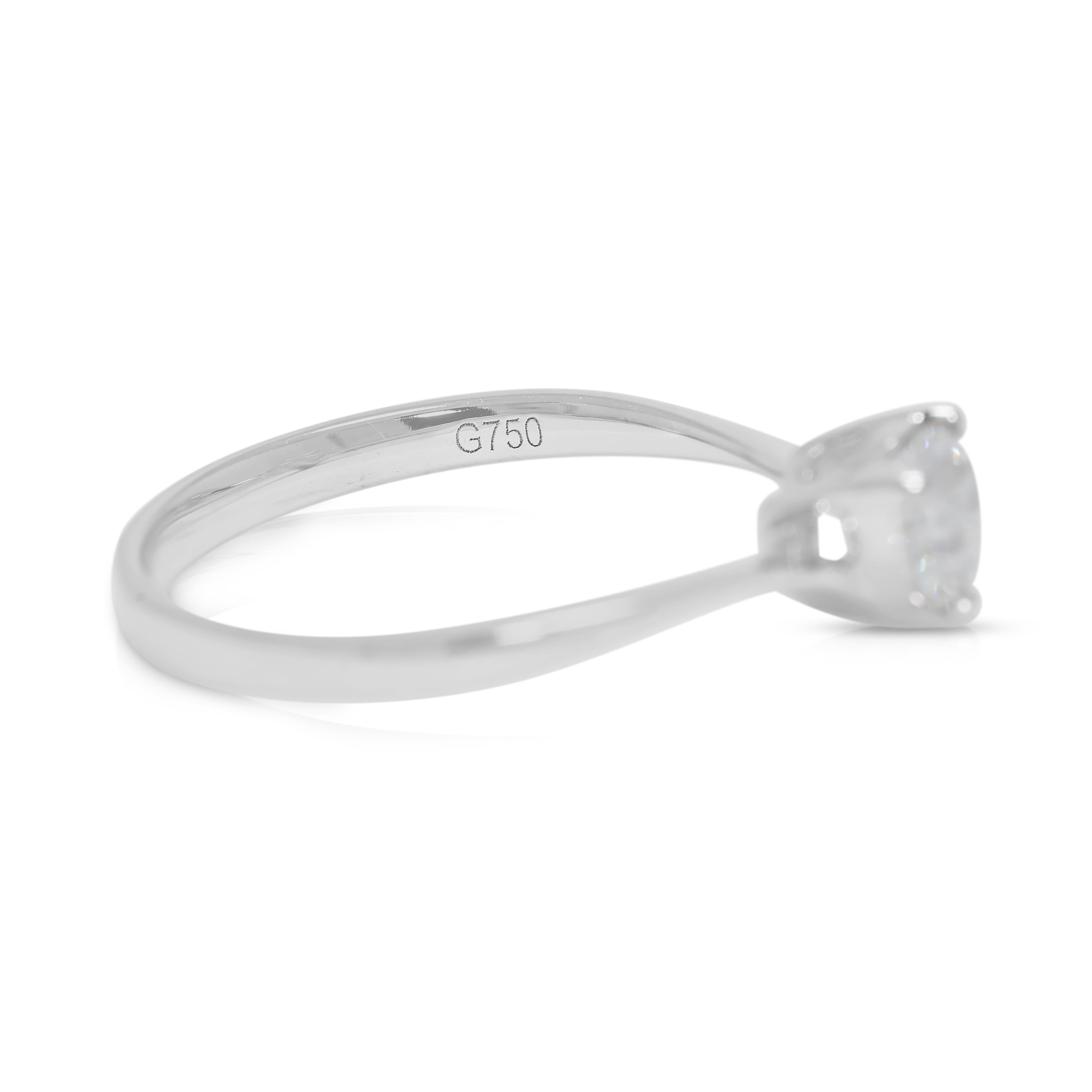 Precious 0.50ct Heart-Shaped Natural Diamond 18K White Gold Ring In Excellent Condition For Sale In רמת גן, IL