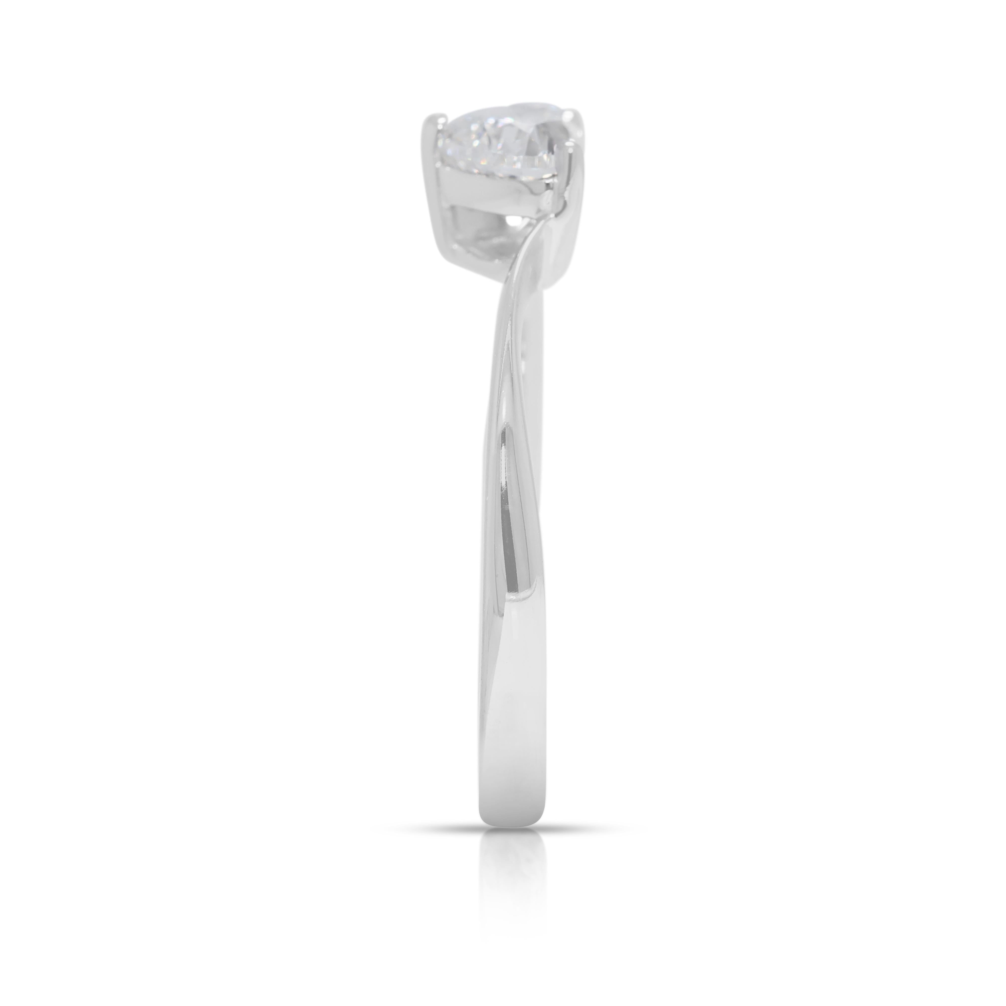 Women's Precious 0.50ct Heart-Shaped Natural Diamond 18K White Gold Ring For Sale