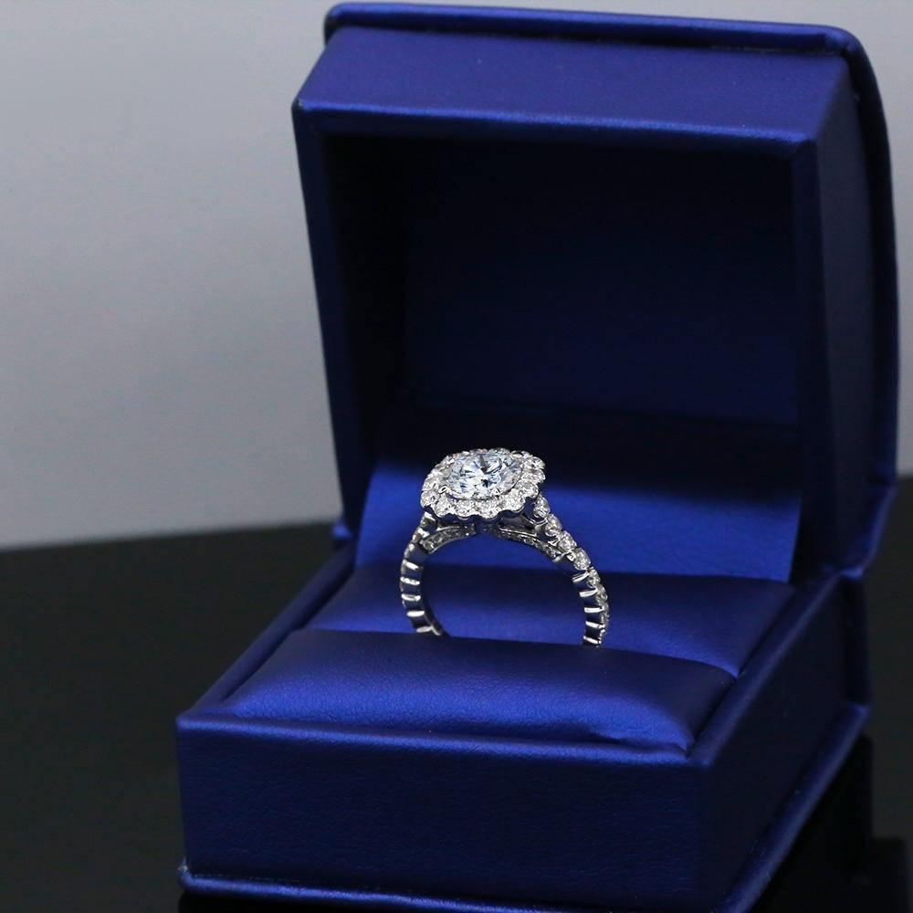 For Sale:  Precious 18k White Gold GIA Certified Engagement Ring with 3.25ct. Diamonds 4