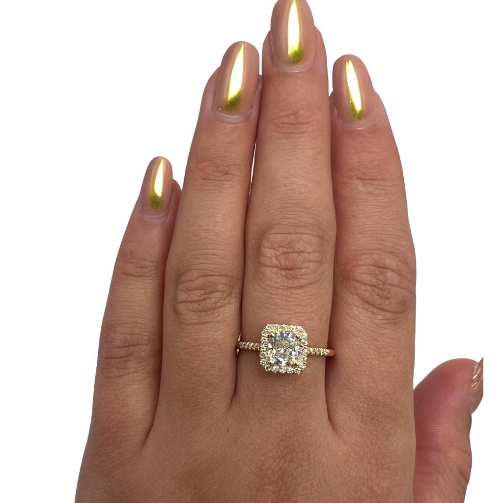 Precious 18K Yellow Gold Ideal Cut Halo Natural Diamond Ring w/1.65ct - IGI Cert For Sale 4