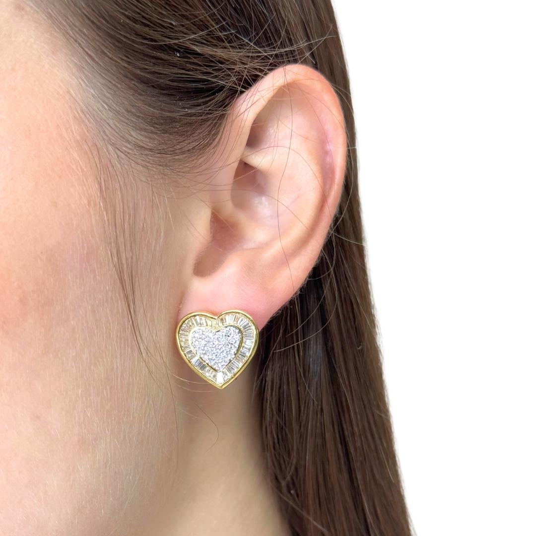 Boucles d'oreilles en forme de cœur en or jaune et blanc 18 carats - IGI en vente 5