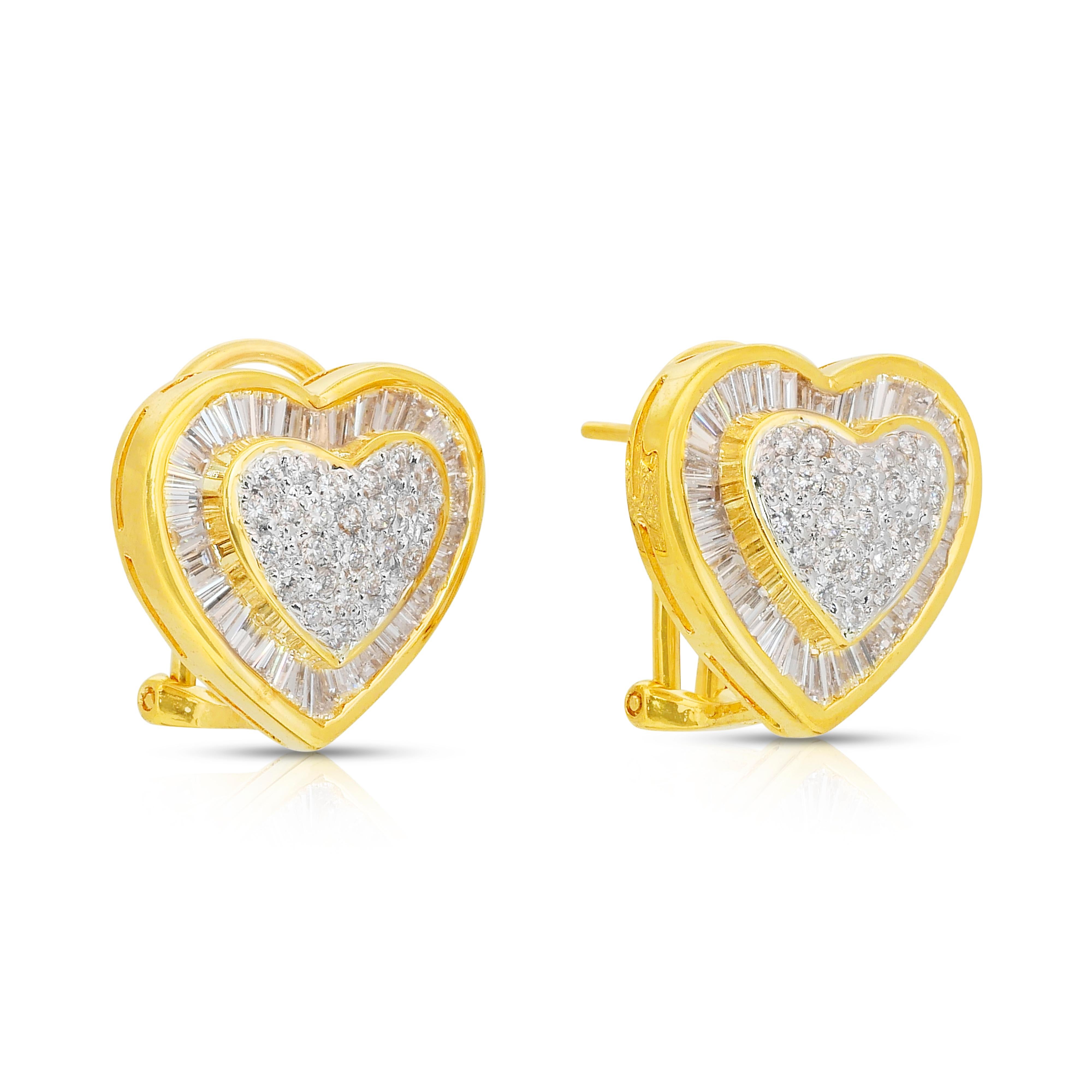 Taille ronde Boucles d'oreilles en forme de cœur en or jaune et blanc 18 carats - IGI en vente