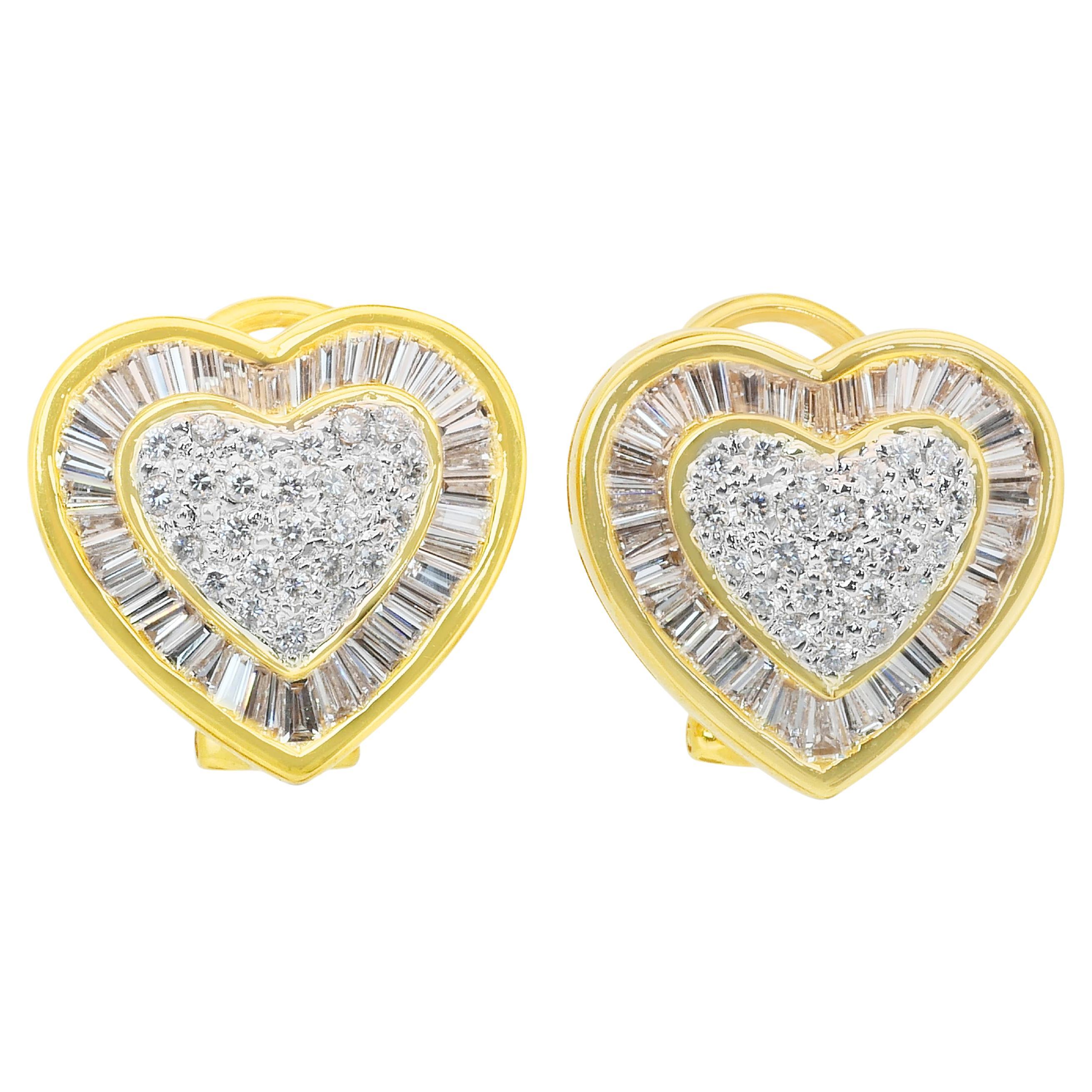 Boucles d
oreilles en forme de cœur en or jaune et blanc 18 carats - IGI en vente