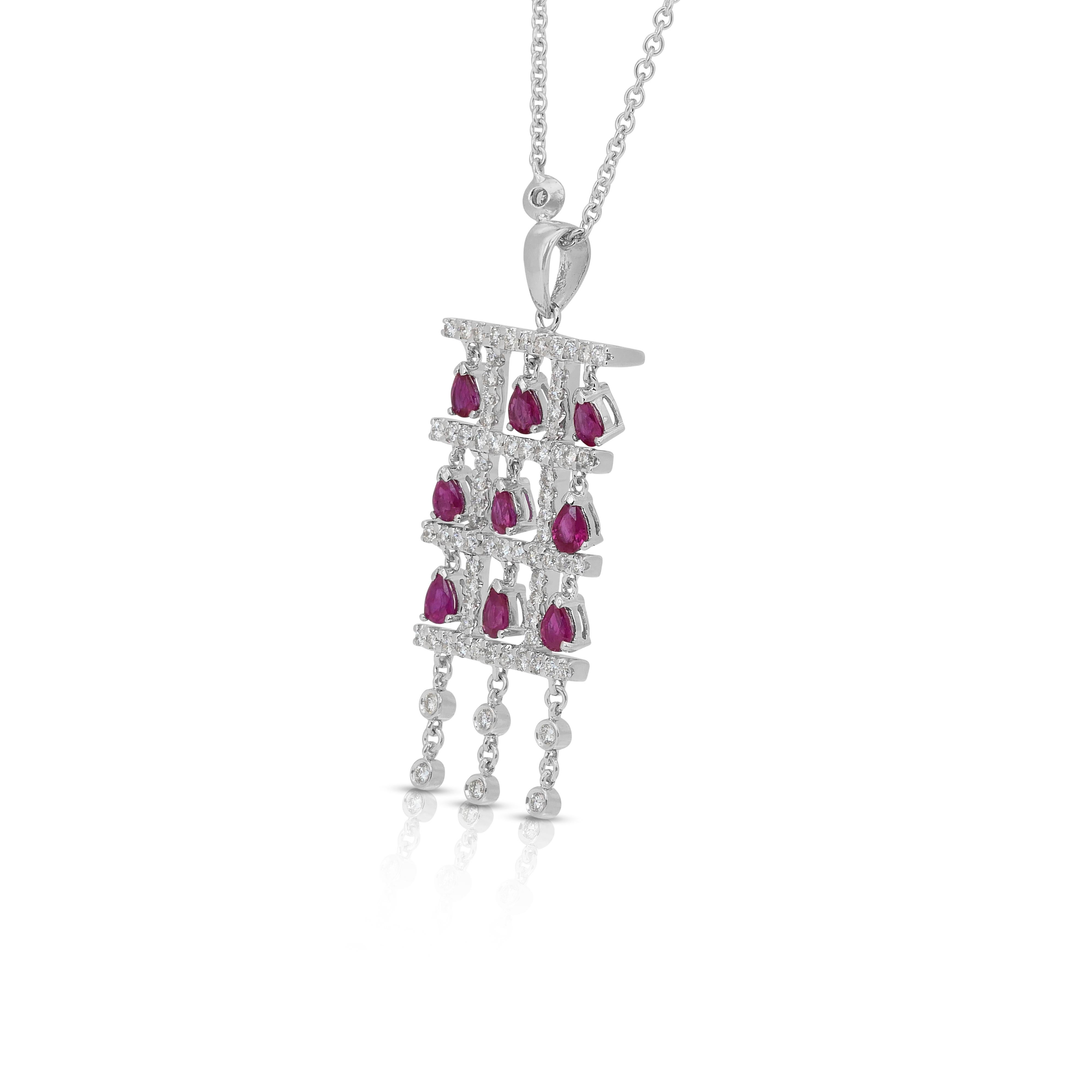 Preziosa collana con rubini e diamanti da 2,85 carati con ciondolo in oro bianco 18 carati in vendita 1
