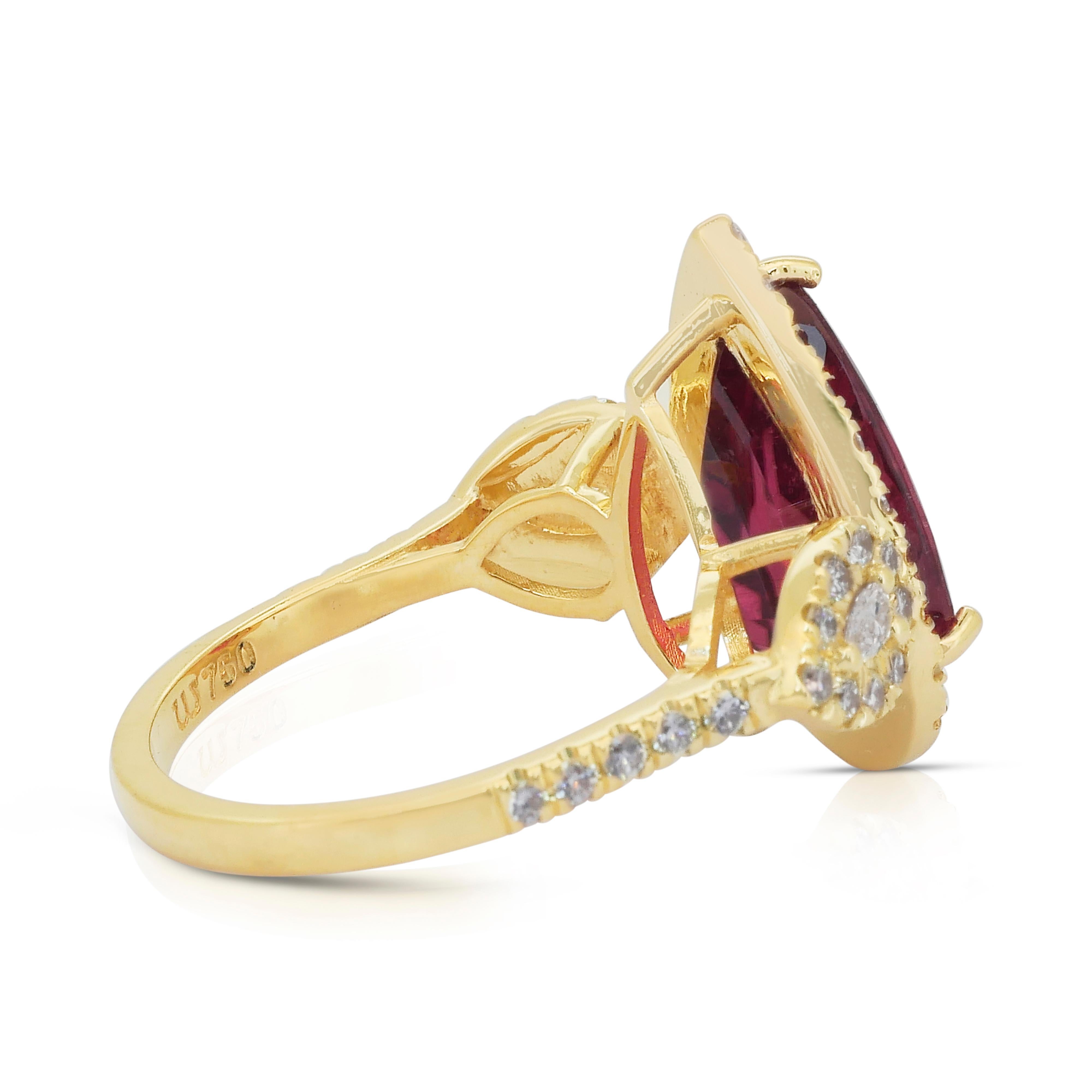 Taille poire Bague cocktail précieuse en or jaune 18 carats, rubellite 5,93 carats et diamants - GIA en vente