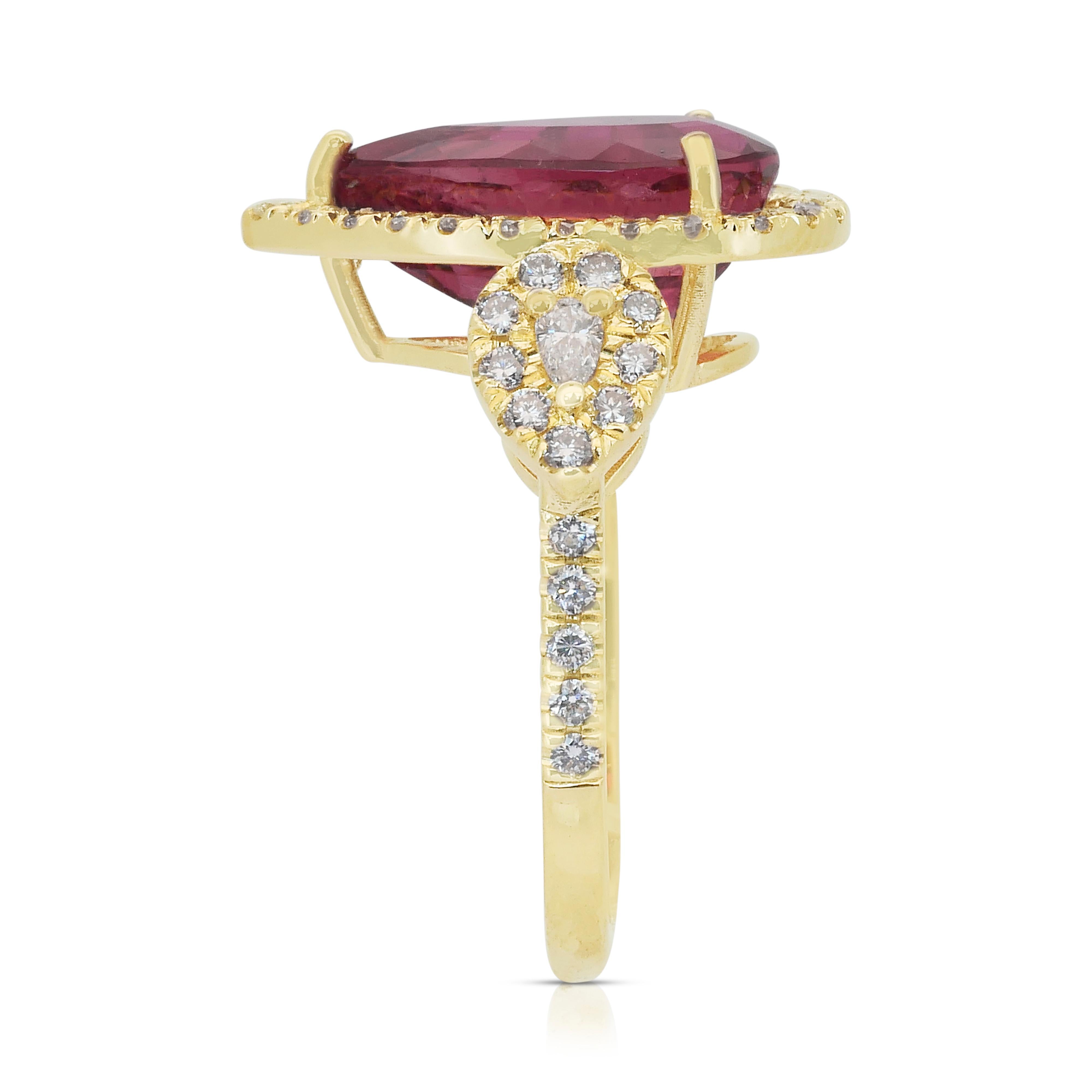 Bague cocktail précieuse en or jaune 18 carats, rubellite 5,93 carats et diamants - GIA en vente 1