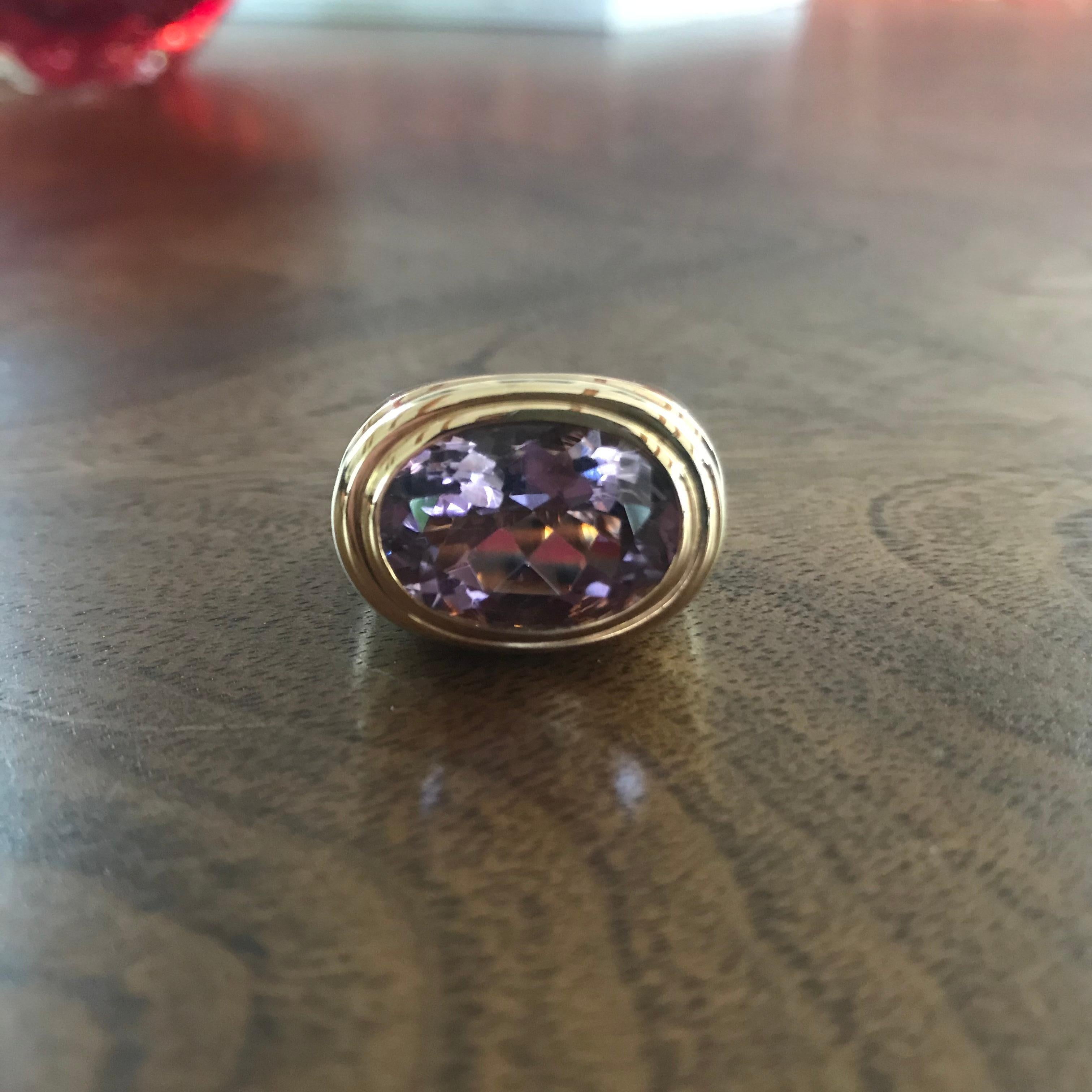 Precious Basics Ring in 18 Carat Rose Gold Set with 1 Amethyst of 12.24 Carat In New Condition For Sale In Hamburg, DE
