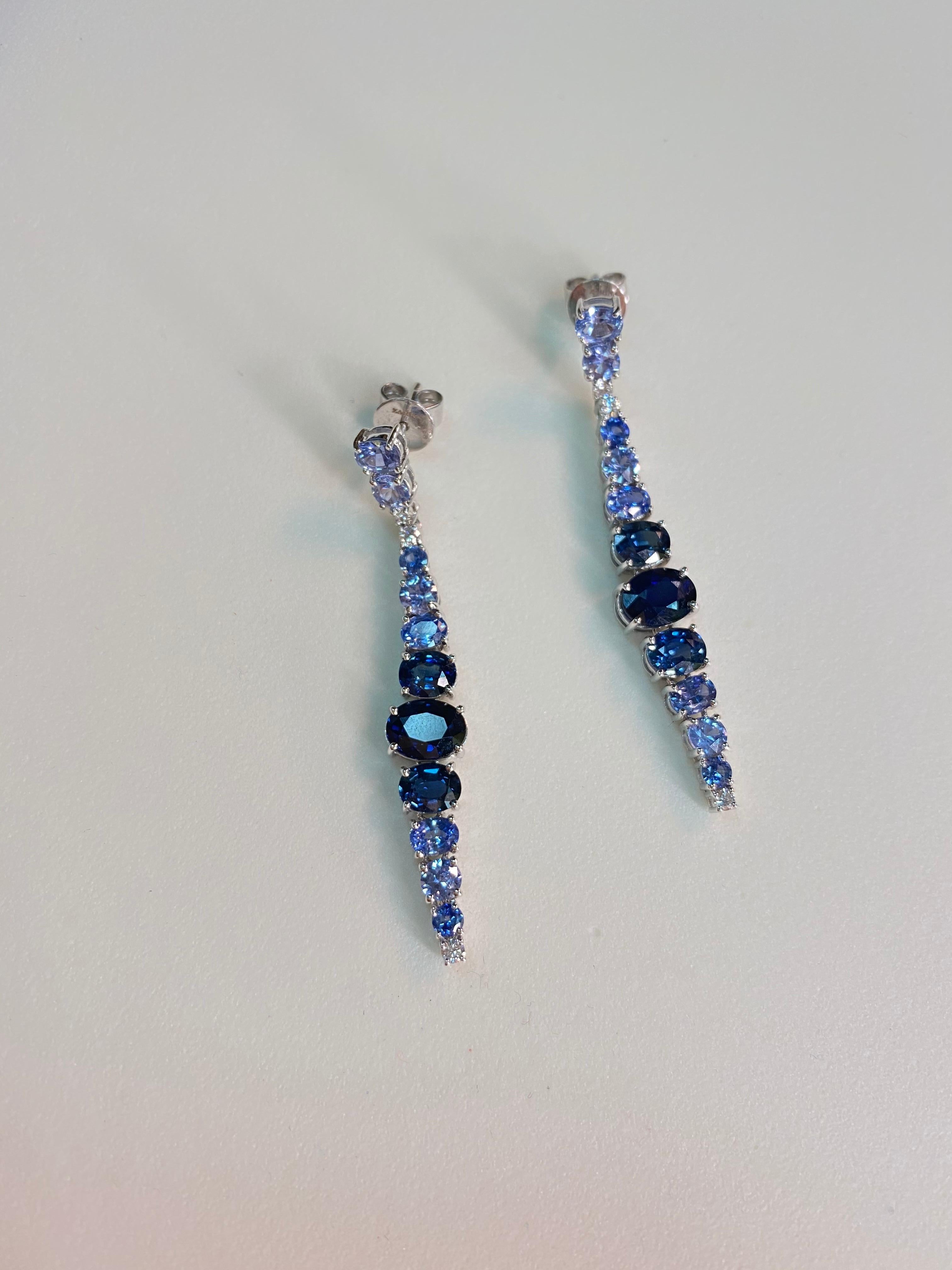 Women's Precious Blue Sapphire White Diamond White Gold 18 Karat Drop Earrings For Sale