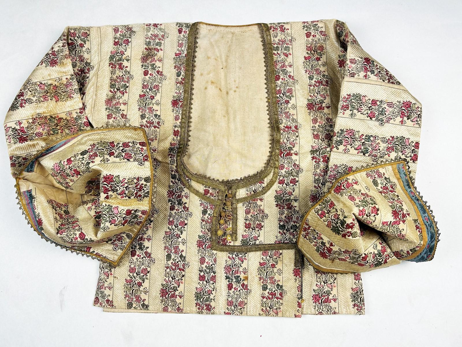 Precious brocaded silk ceremonial bodice - Indian or Persian Late 18th 1