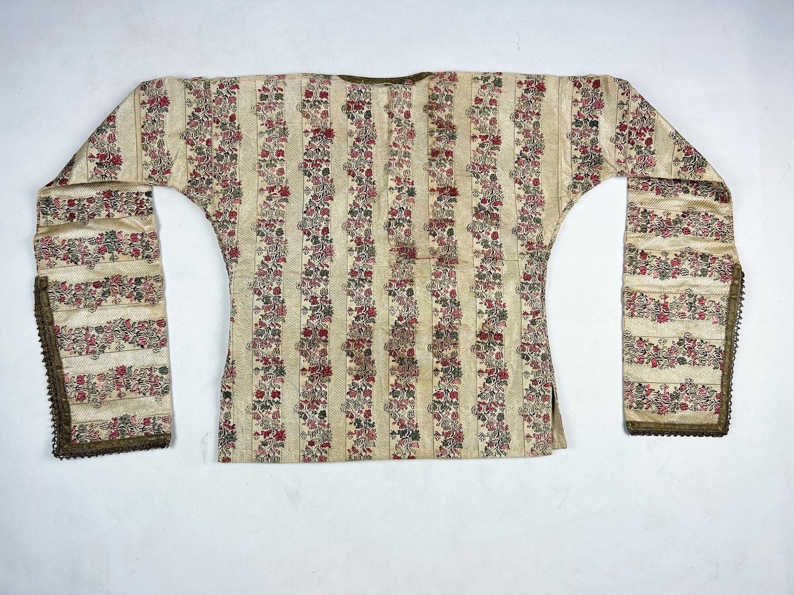 Precious brocaded silk ceremonial bodice - Indian or Persian Late 18th 2