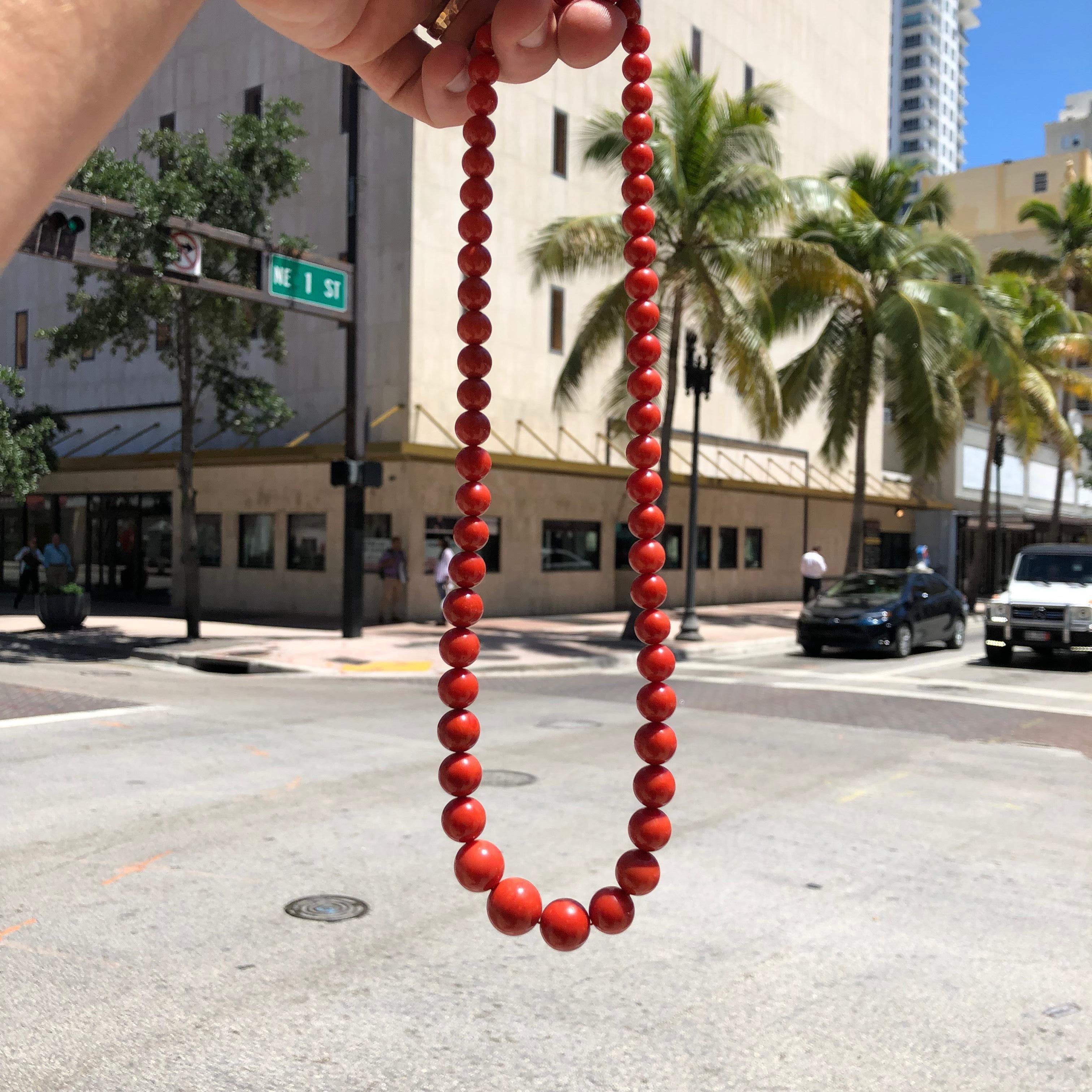 Precious Coral Necklace 88.8 Grams In Good Condition In MIAMI, FL