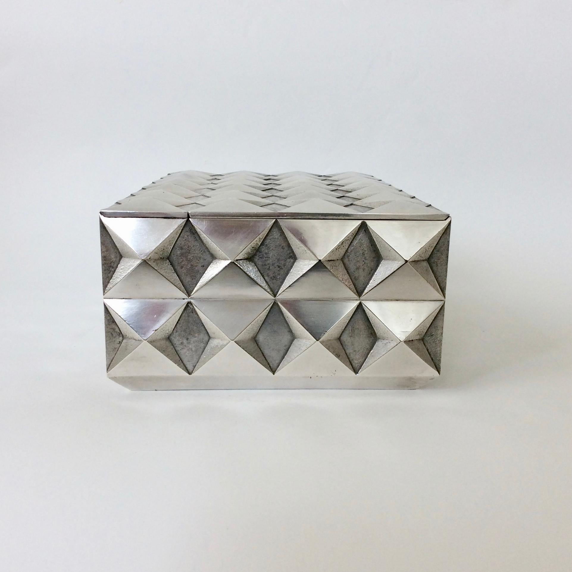 Diamond Point Silver Plated Metal Box, Unique C. 1970s, France In Good Condition For Sale In Brussels, BE