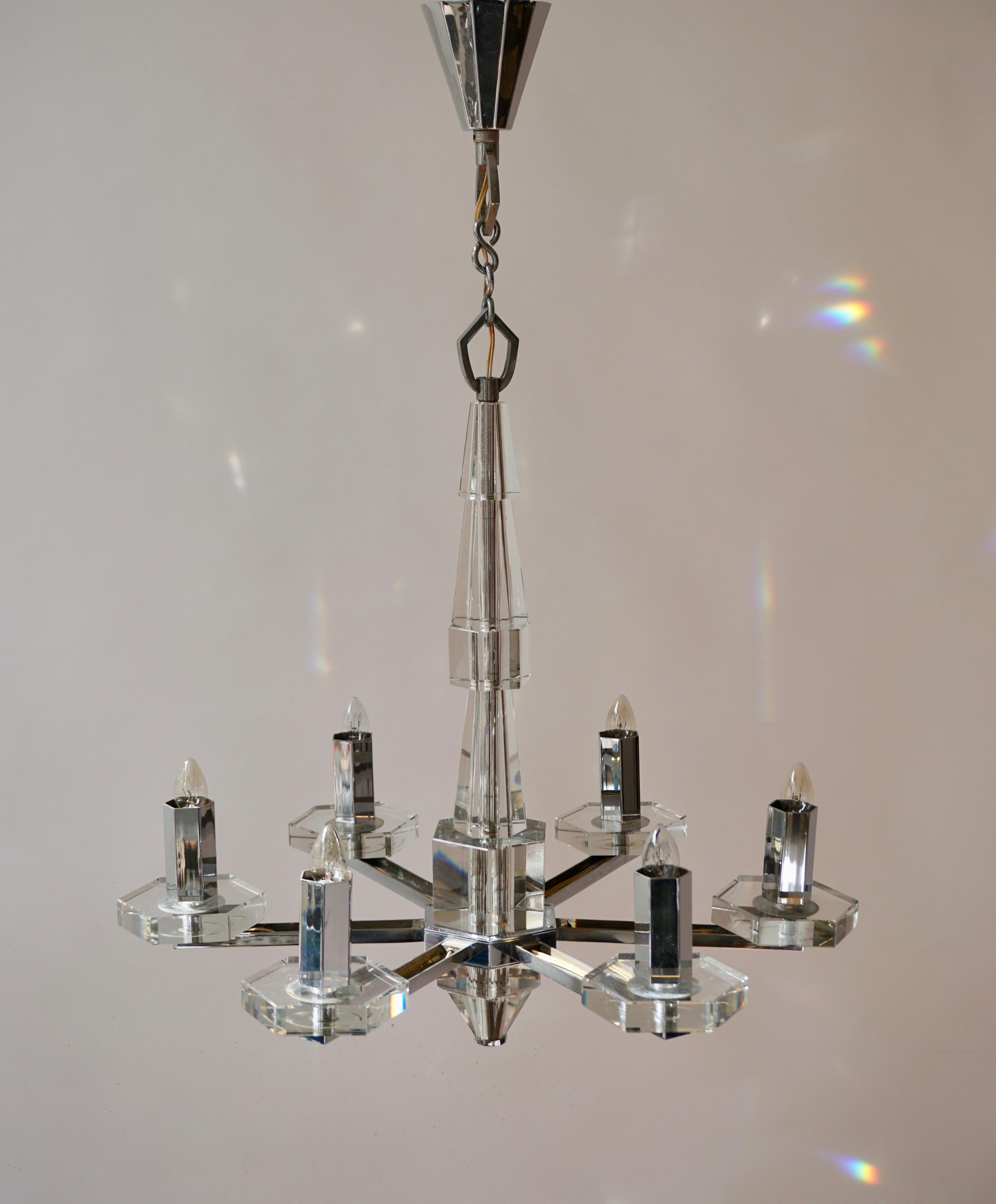 Precious Faceted Crystal Glass Art Deco Chandelier For Sale 3