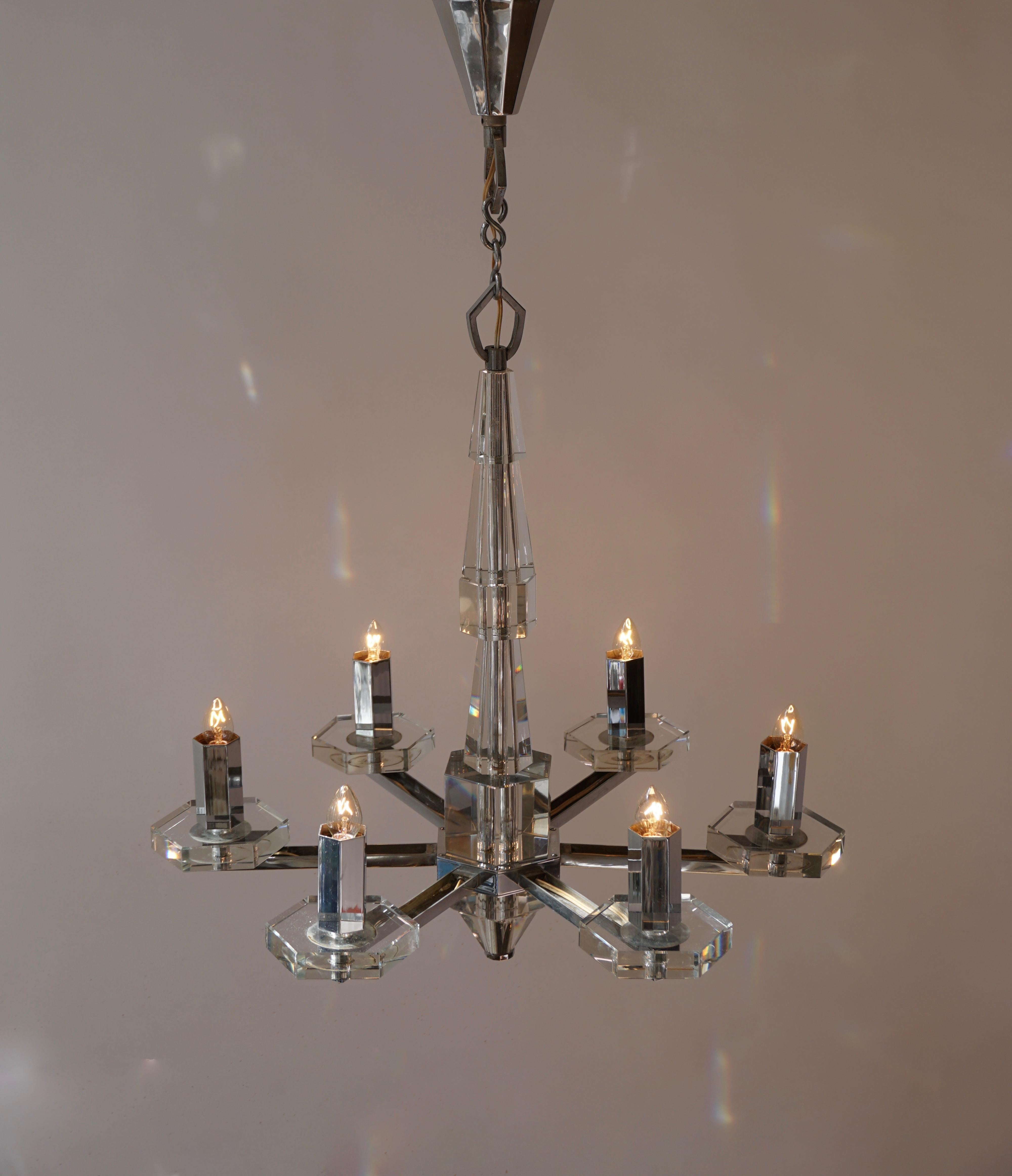 Precious Faceted Crystal Glass Art Deco Chandelier For Sale 4