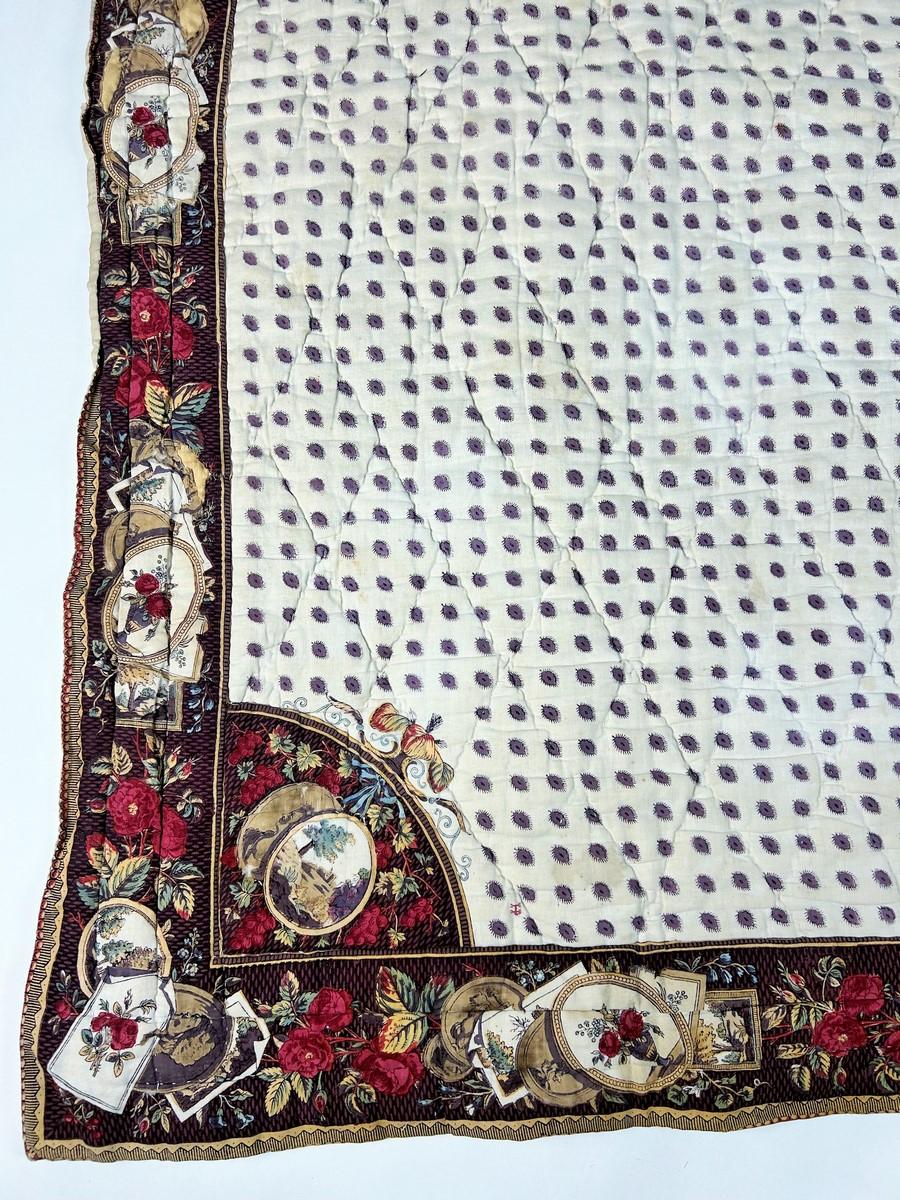 Circa 1780

Francia

Preziosa e rara trapunta indiana a blocchi di legno risalente al periodo Luigi XVI. Fabbricazione non identificata ma forse proveniente dal bacino indiano dell'Alsazia, Germania, Svizzera. Percalle stampato in riserva con semi