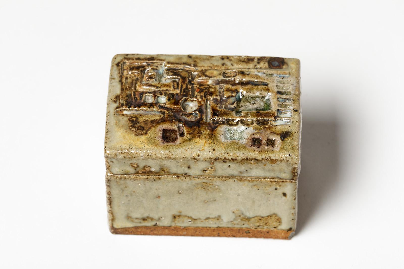 Precious French Ceramic Jewelry Decorative Box by Annie Maume, circa 1970 im Zustand „Hervorragend“ in Neuilly-en- sancerre, FR