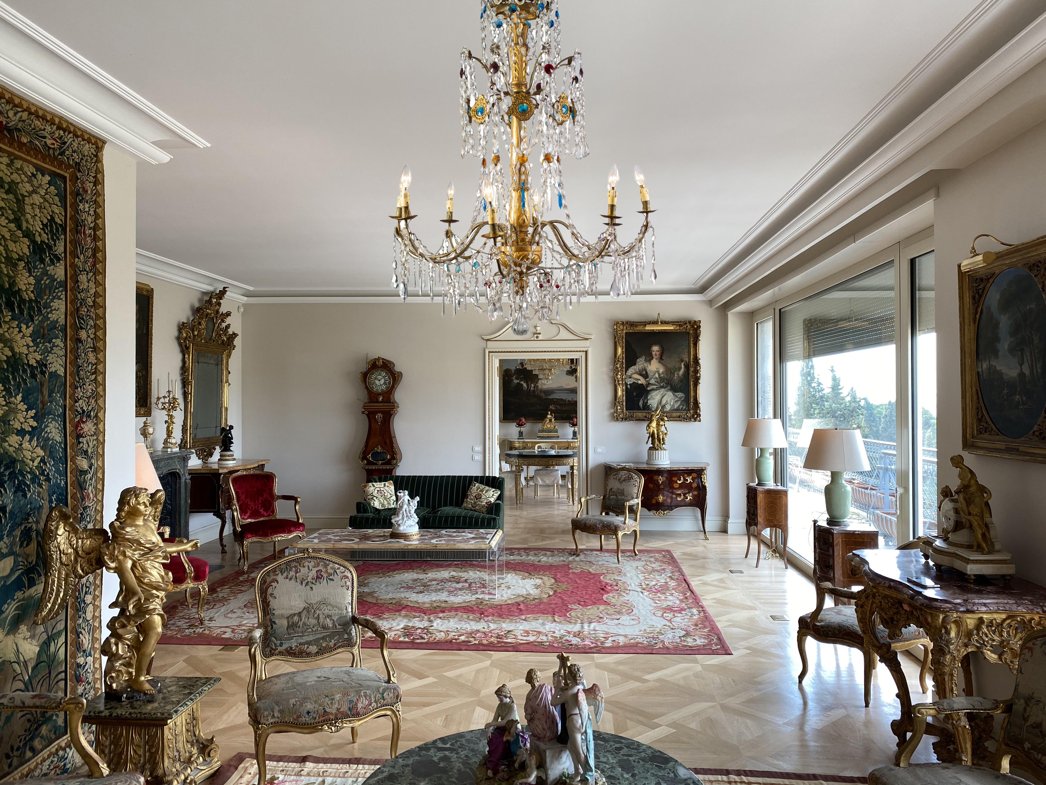 Louis XVI Precious Italian 18' Century Giltwood and Crystal Chandelier Genova 1760 For Sale