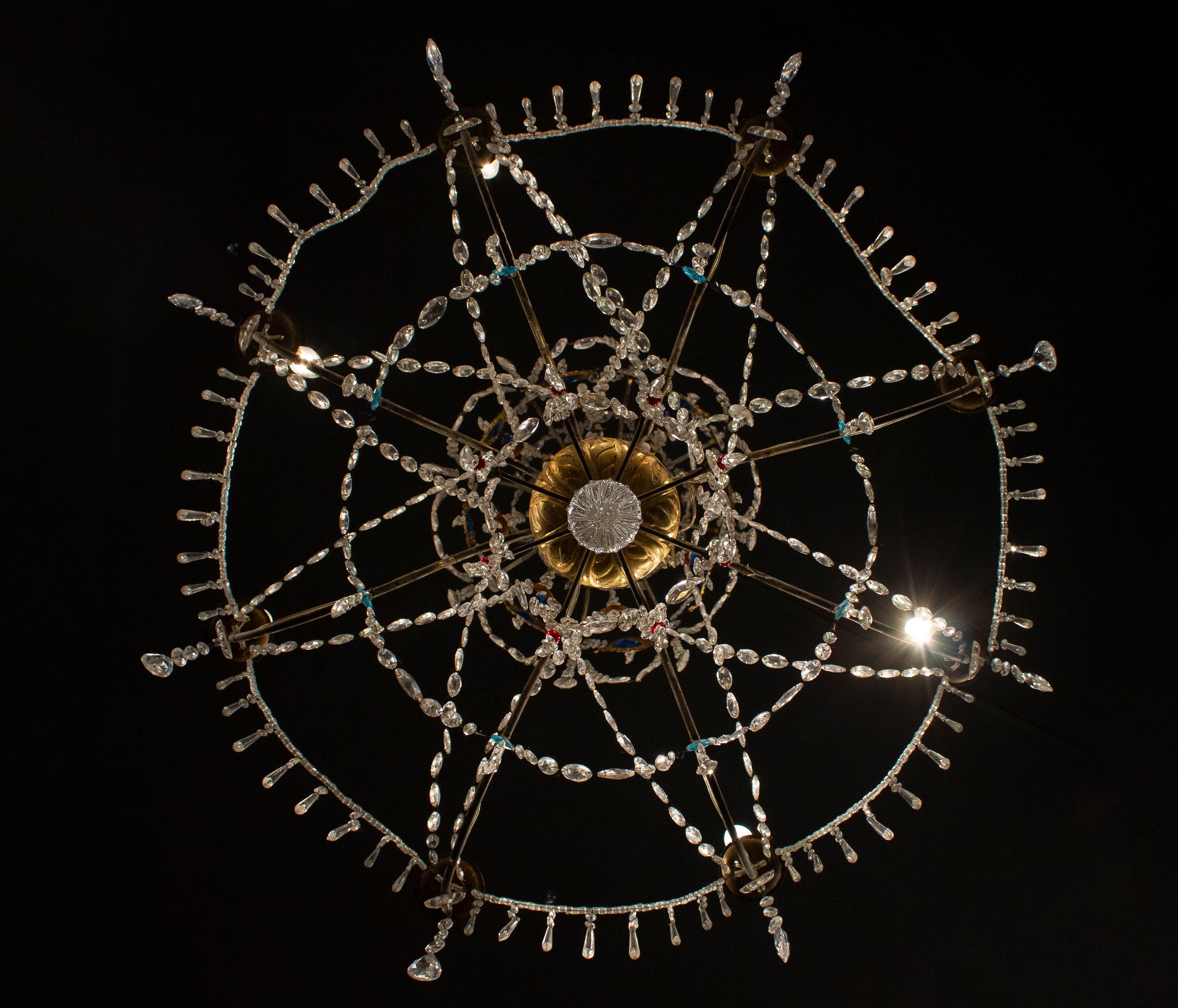 Preciosa araña italiana de madera dorada y cristal del siglo XVIII Génova 1760 en venta 2