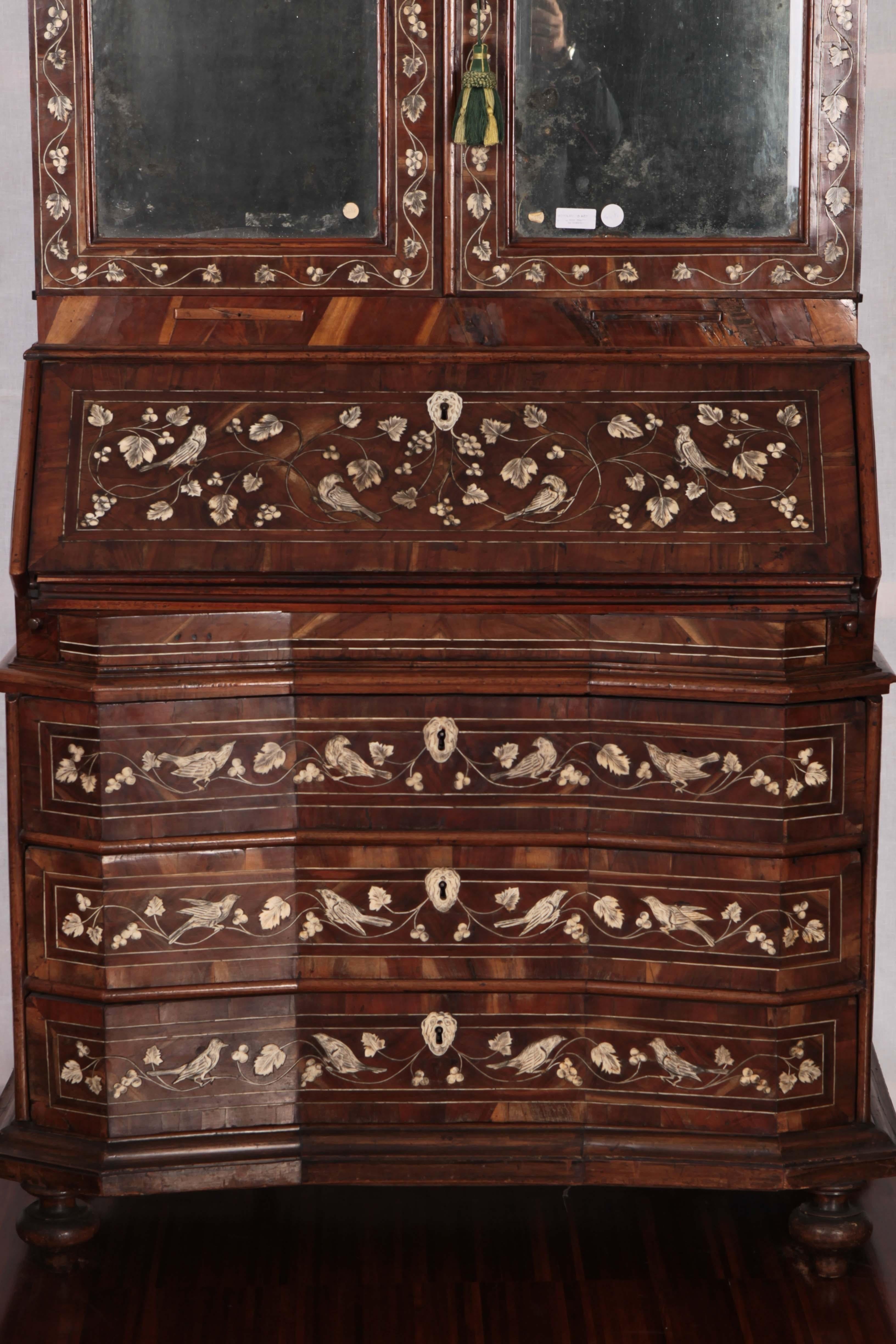 Early 18th Century Precious Italian of 1700 'Lombard' Trumeau in Walnut Inlaid Ivory For Sale
