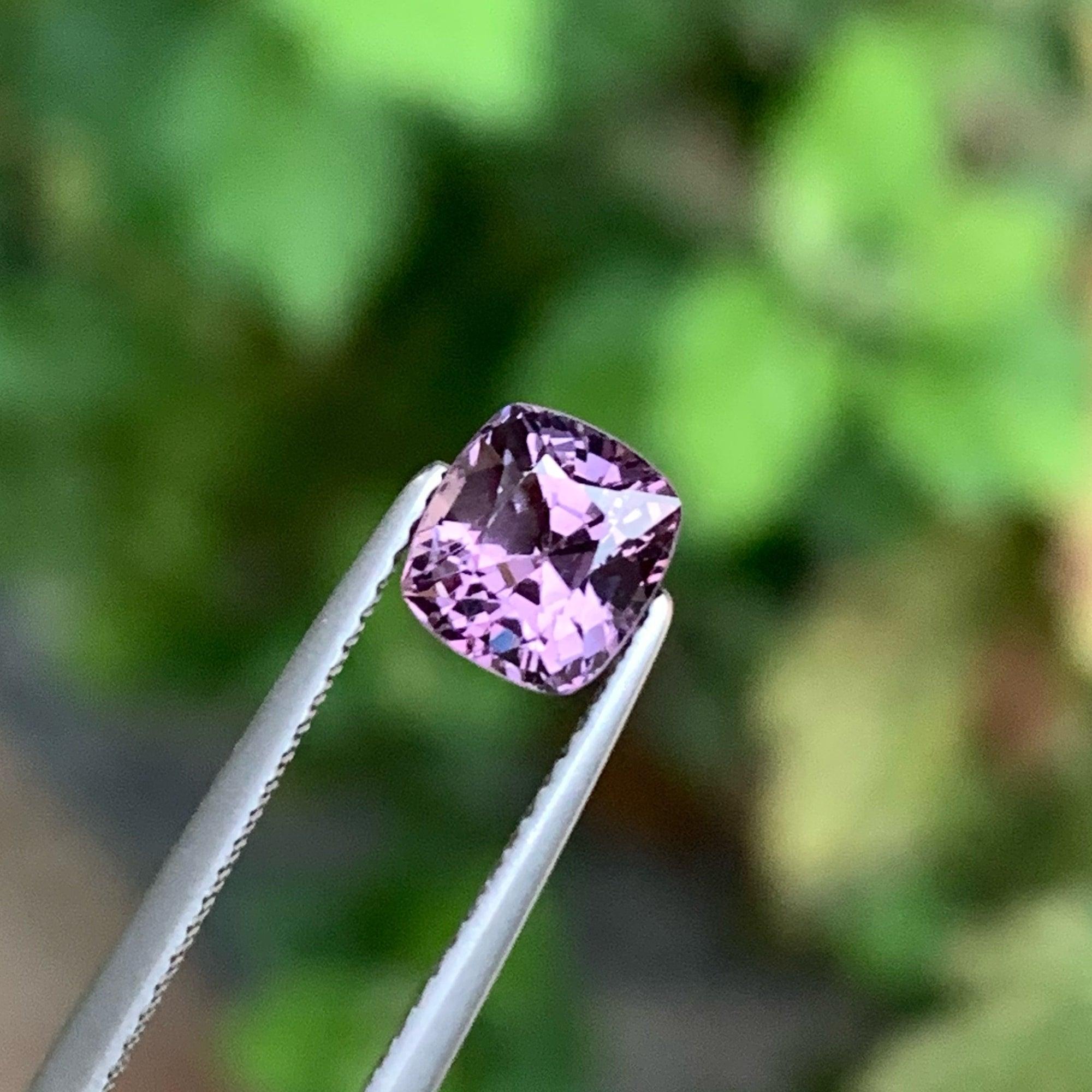 Women's or Men's Precious Natural Spinel For Ring 1.75 CT Burma Spinel Gemstone For Jewelry Size  For Sale
