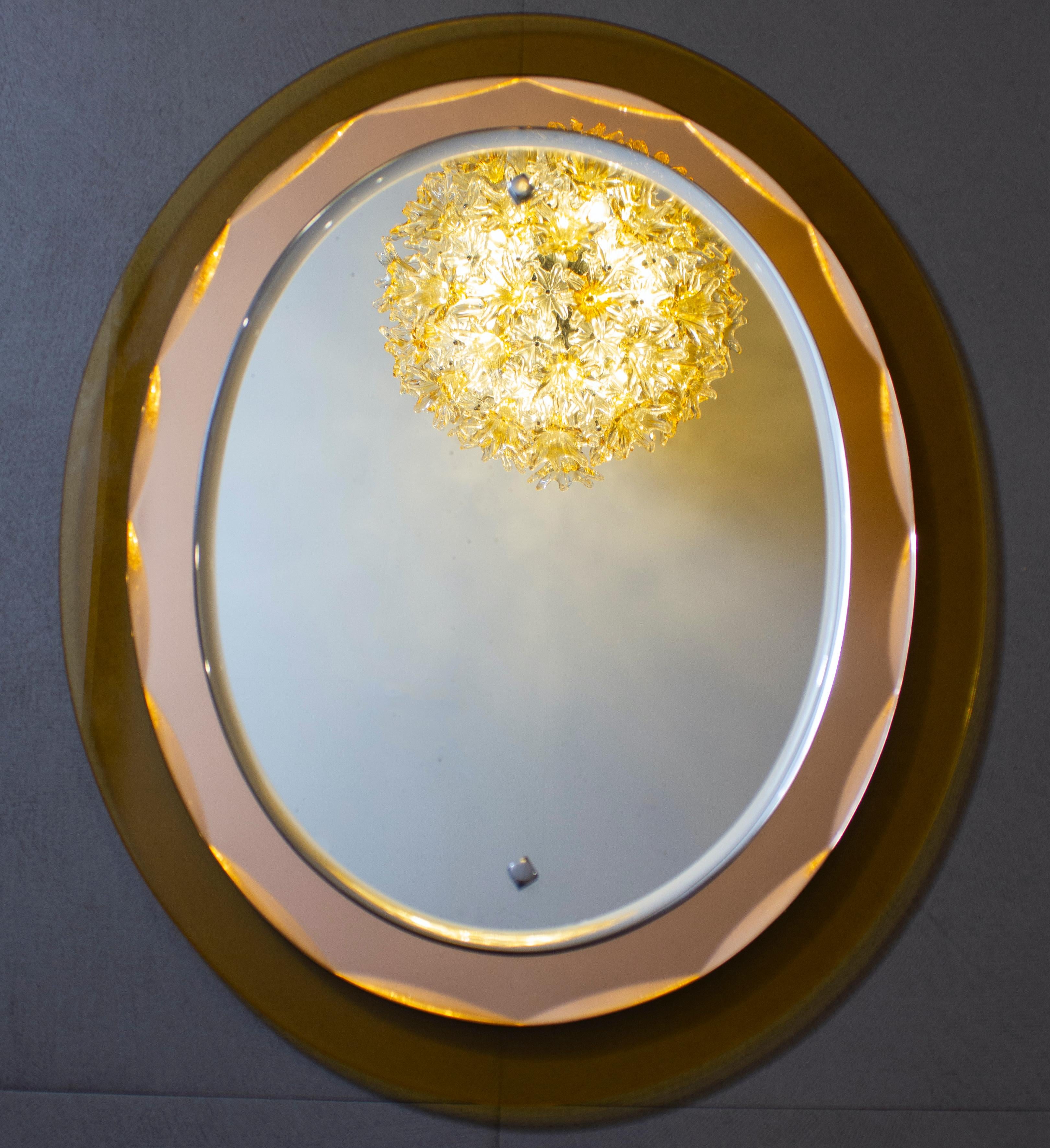 Italian Precious Oval Shaped Mirror Attributed to Max Ingrand for Fontana Arte, 1960s For Sale