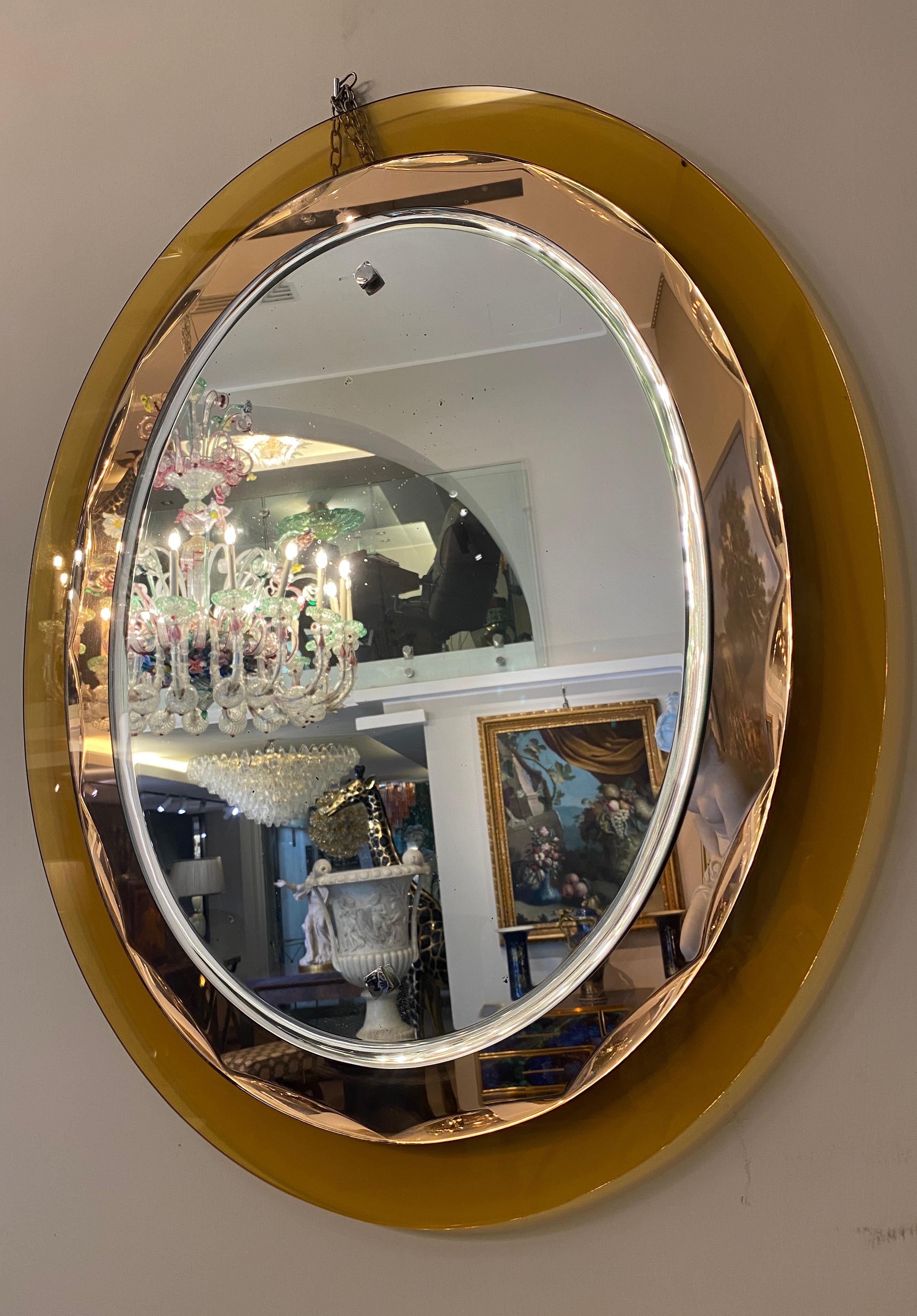 Precious Oval Shaped Mirror Attributed to Max Ingrand for Fontana Arte, 1960s For Sale 1