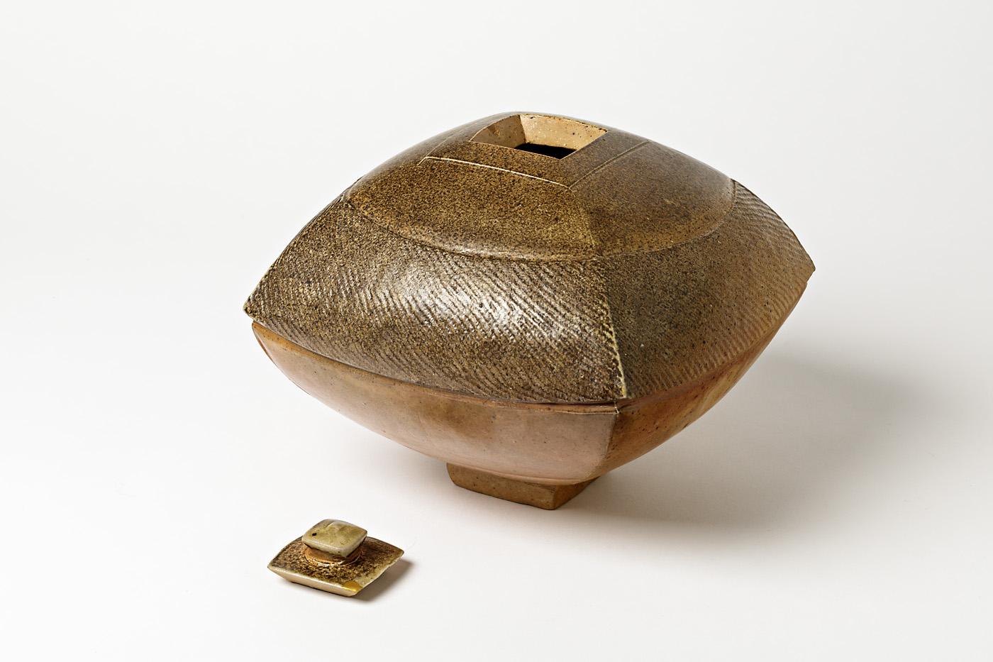 20th Century Precious Stoneware Ceramic Box with Gold Touch Signed by Steen Kepp, circa 1975