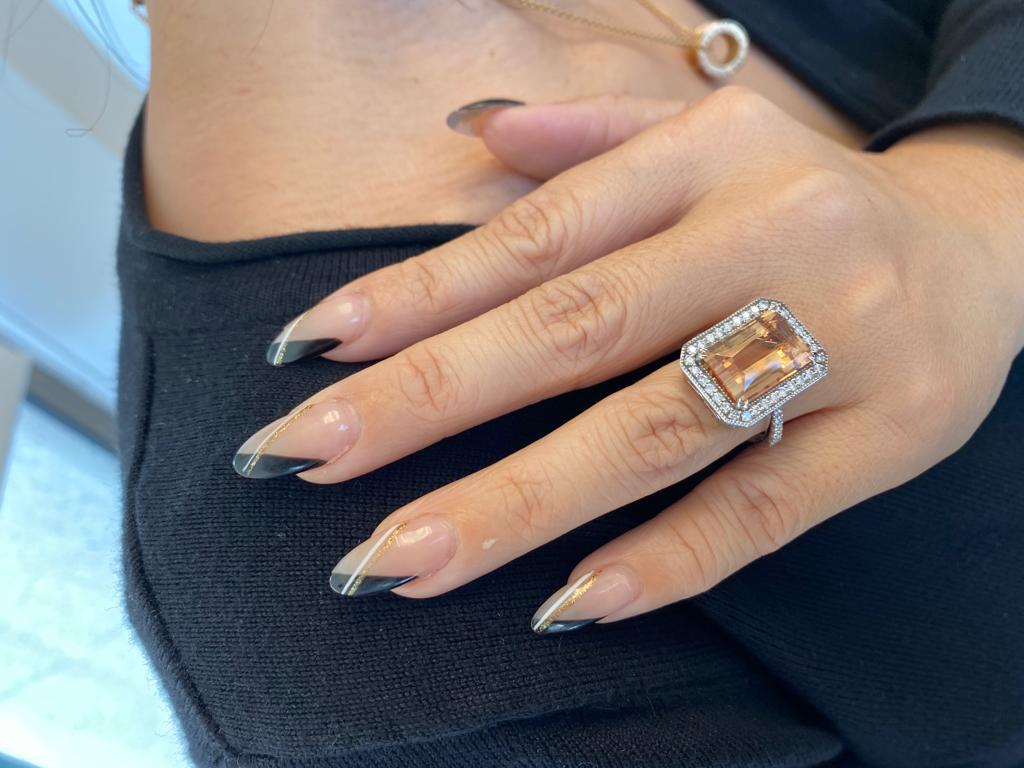 8.91 Carat Precious Topaz Emerald-Cut Ring – Luxury 18K White Gold with Diamonds For Sale 5