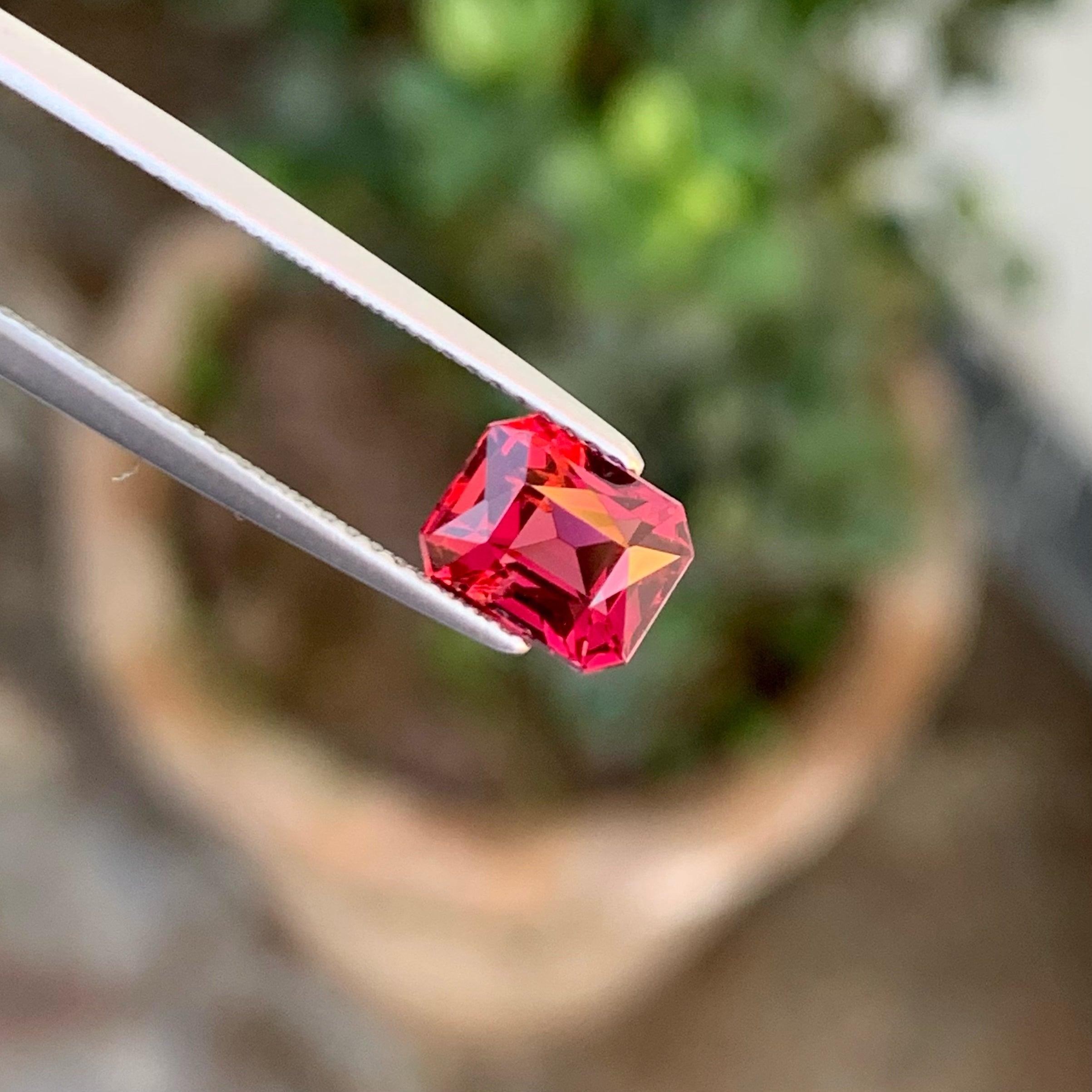 Precision Cut Malawi Loose Garnet Gem, Available for sale at whole sale price natural high quality 2.15 Carats SI Clean Clarity Natural Loose Garnet from Malawi.

Product Information:
GEMSTONE NAME: Precision Cut Malawi Loose Garnet Gem
WEIGHT:	2.15
