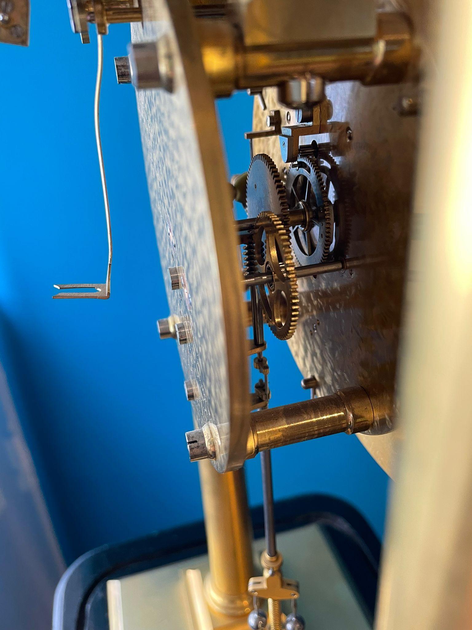 precision table regulator with electric winding system BRUXELLES XX century For Sale 1