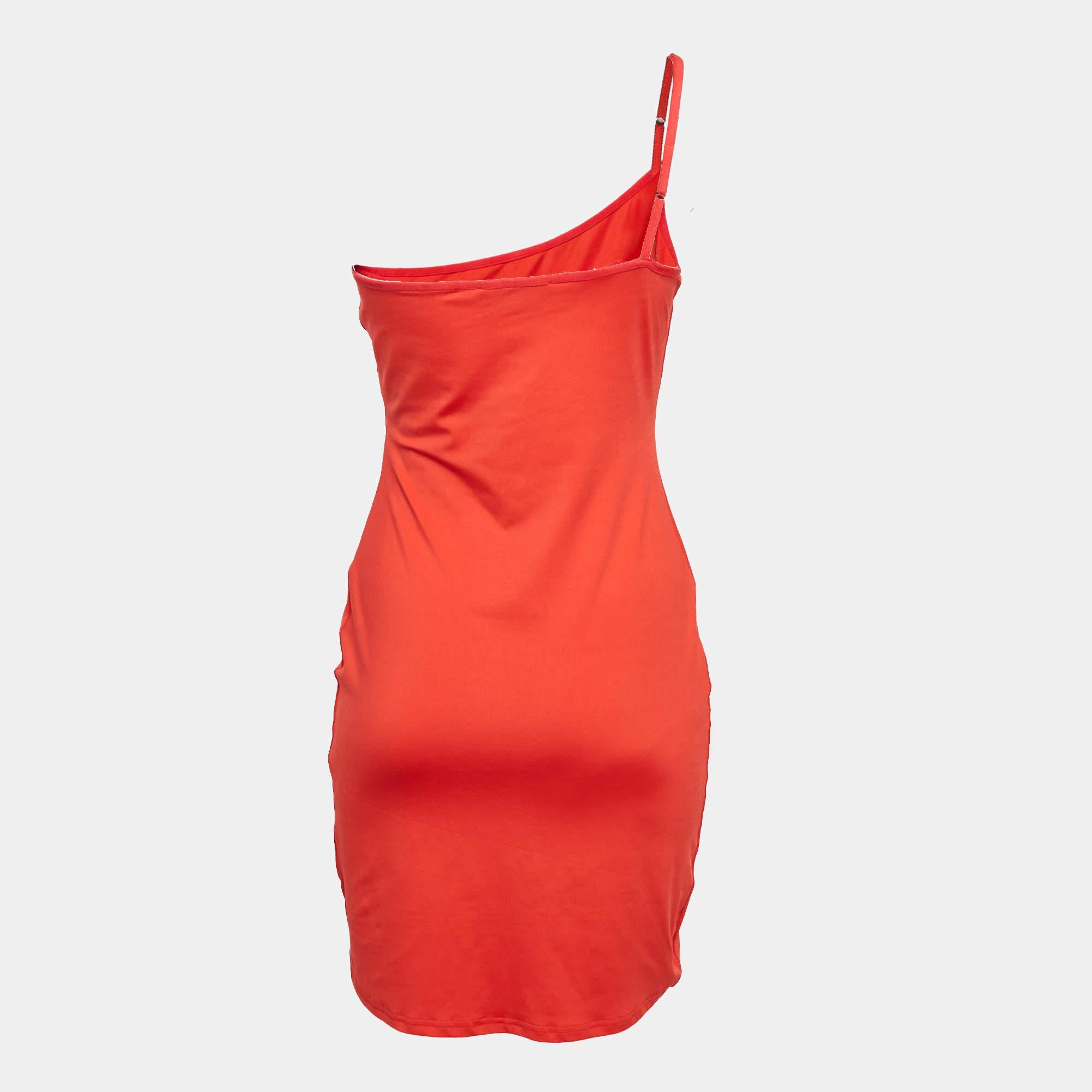 Sfoggia un look elegante indossando questo bellissimo abito firmato. Fabrice con un tessuto pregiato  questo abito ha una silhouette chic per una vestibilità aderente. Abbina la creazione con accessori chic e décolleté.