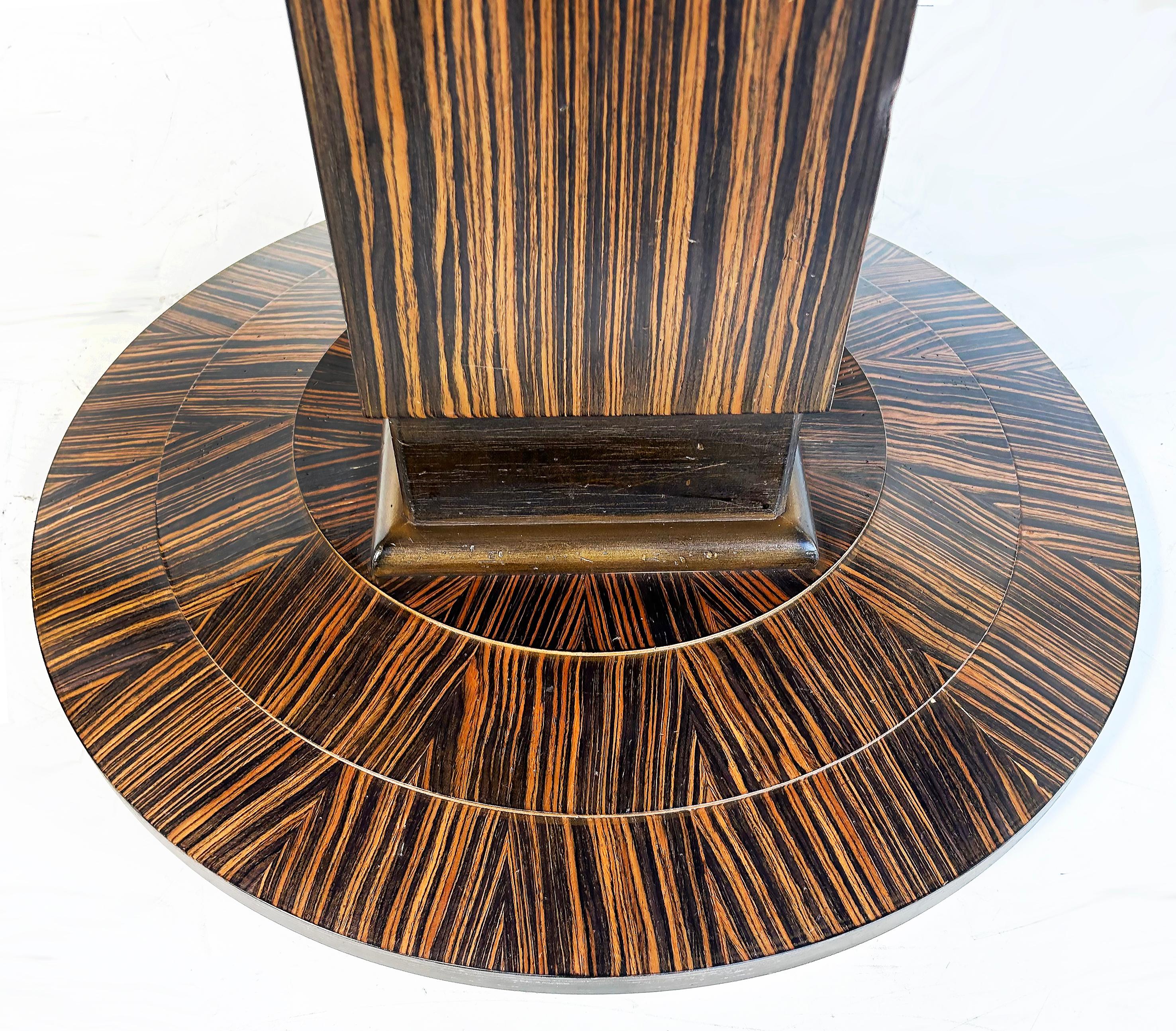 Pregno SRL Runder Esszimmertisch mit Pedestal aus Makassar-Ebenholz, Italien  Art Deco Stil im Zustand „Gut“ im Angebot in Miami, FL