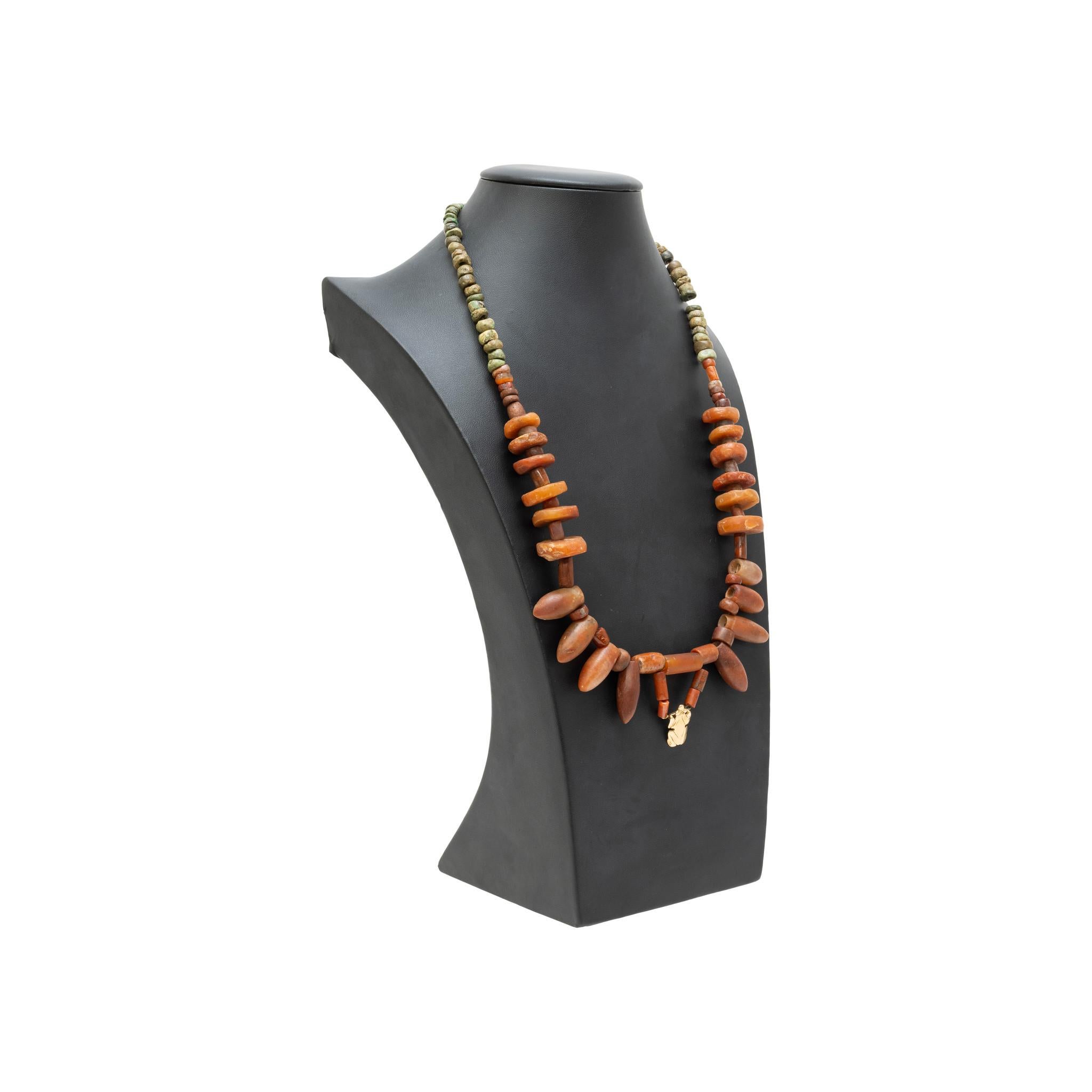 Prähistorische Tairona Karneol Frosch-Halskette für Damen oder Herren im Angebot