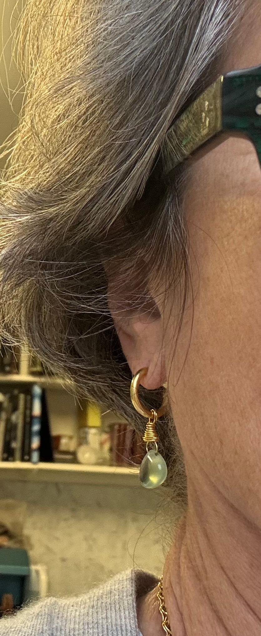 Donna Gocce di prehnite su cerchi in oro 22 carati in vendita