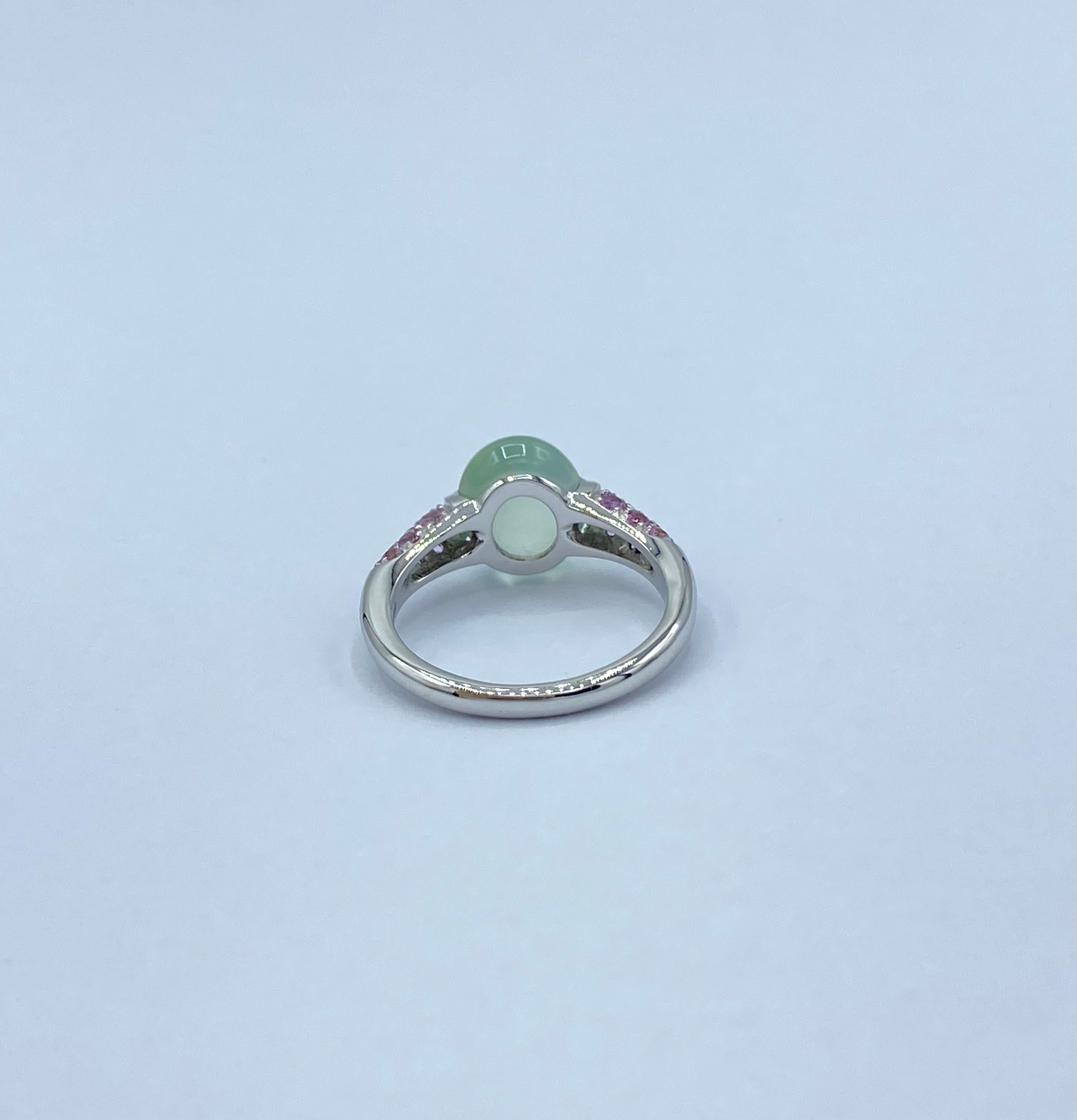 Prehnite Gemstone Cabochon Pink Sapphire White 18 Kt Gold Ring Made in Italy In New Condition For Sale In Bussolengo, Verona