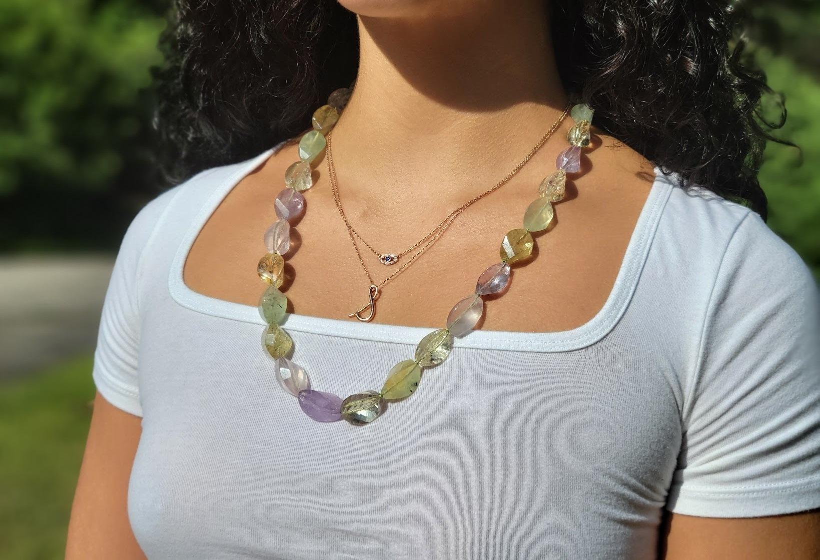 Perlina Collana di prehnite, quarzo, citrino e ametista in vendita