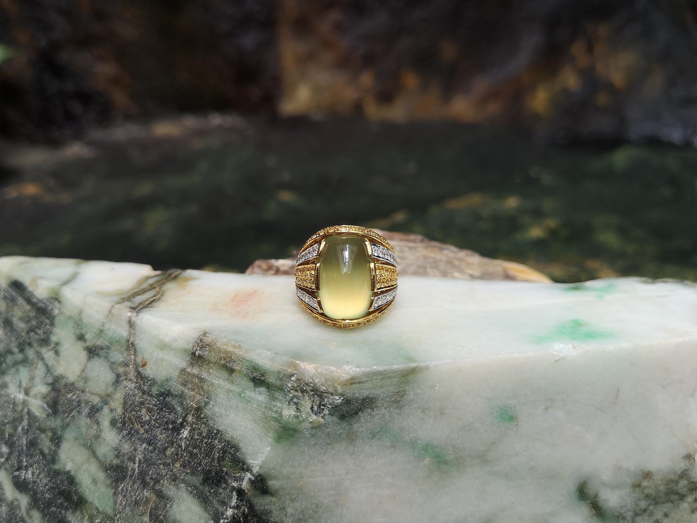 Prehnite, Yellow Sapphire and Diamond Ring Set in 18 Karat Gold Settings For Sale 1