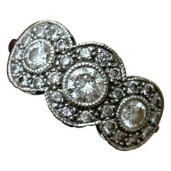 PreLoved Bague en or blanc 18 carats à 3 pierres en grappe de diamants